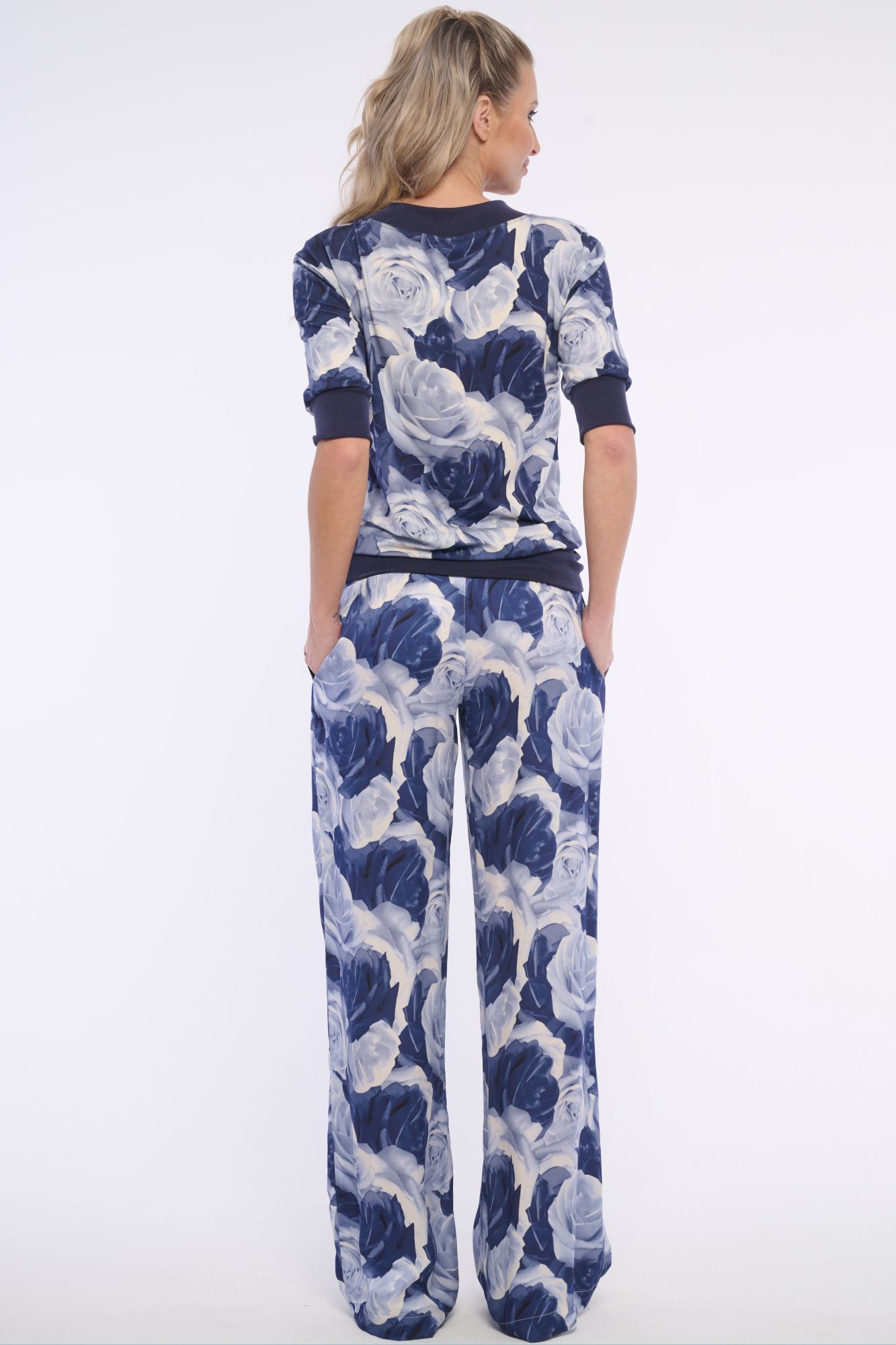 detail 262-789B triko s podkasem