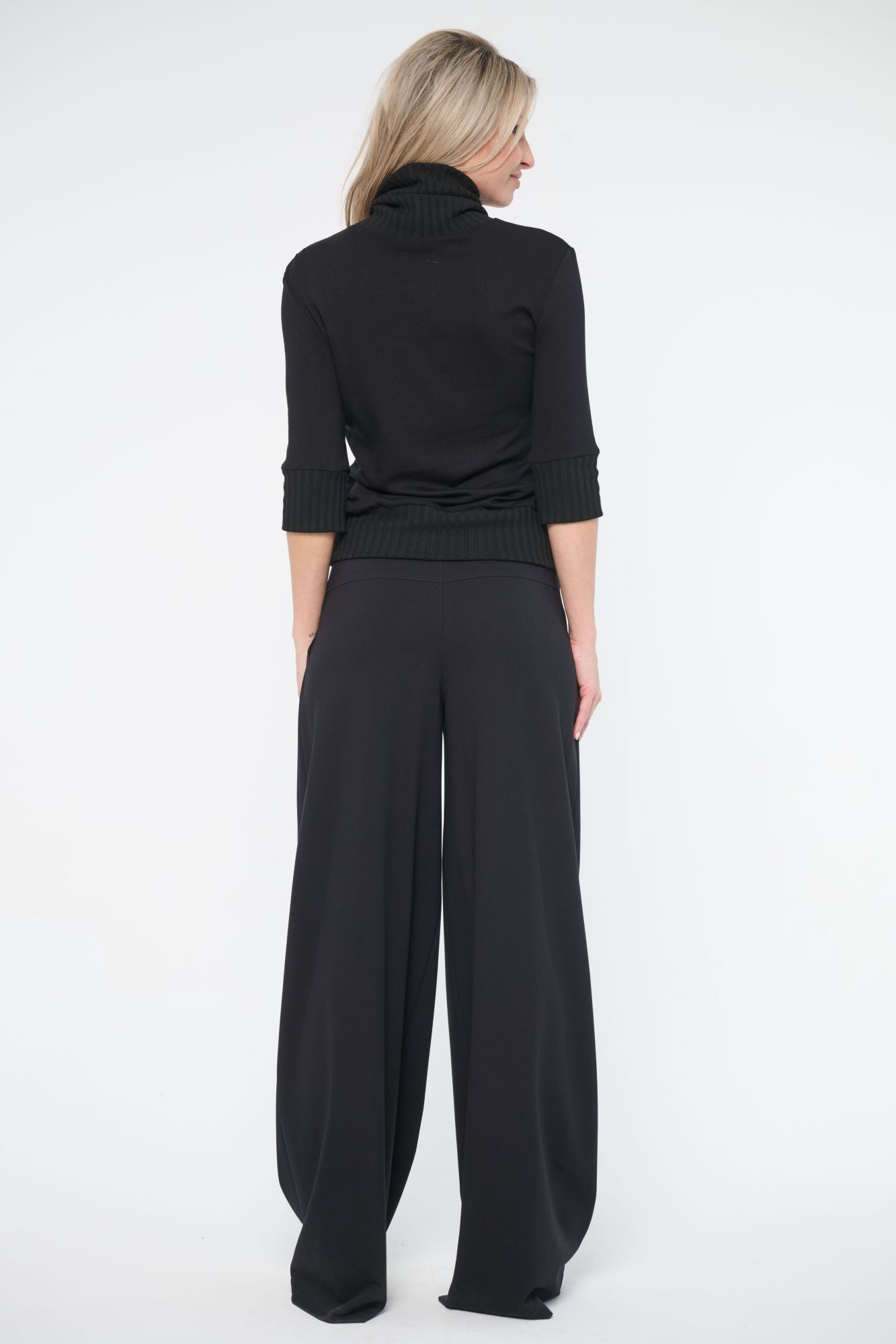 detail 264-824 svetřík s rolákem