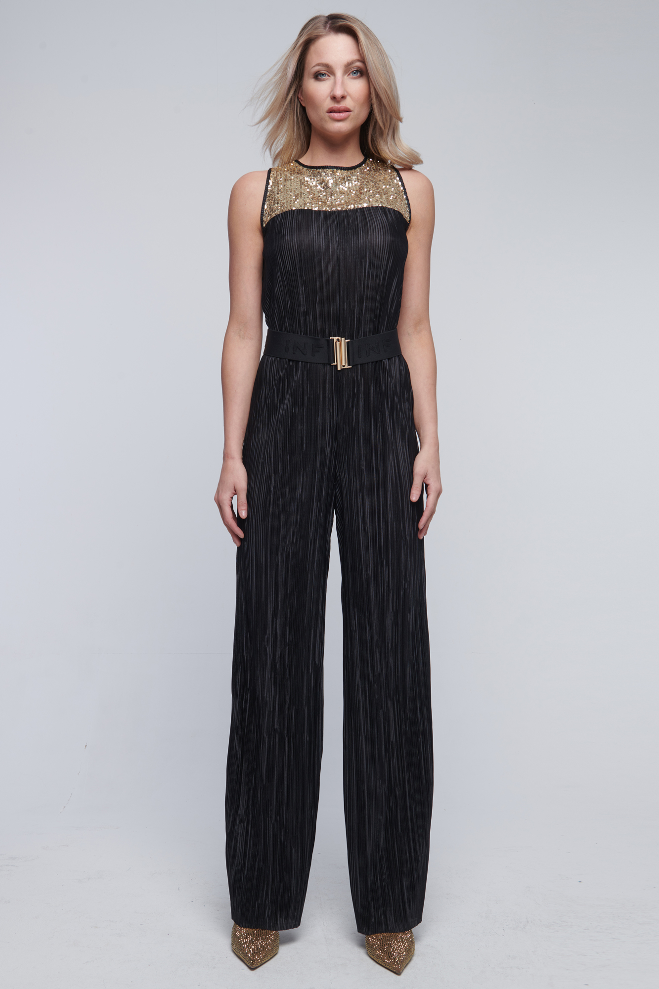 detail 335-453 overal plisé