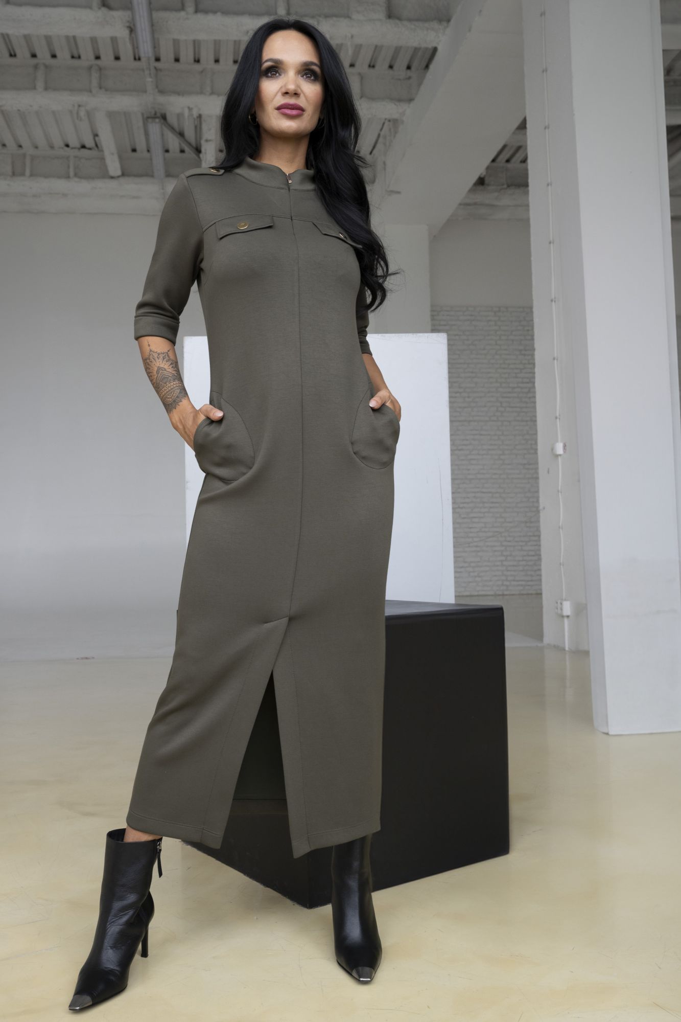 detail 354-574D kancelářské šaty