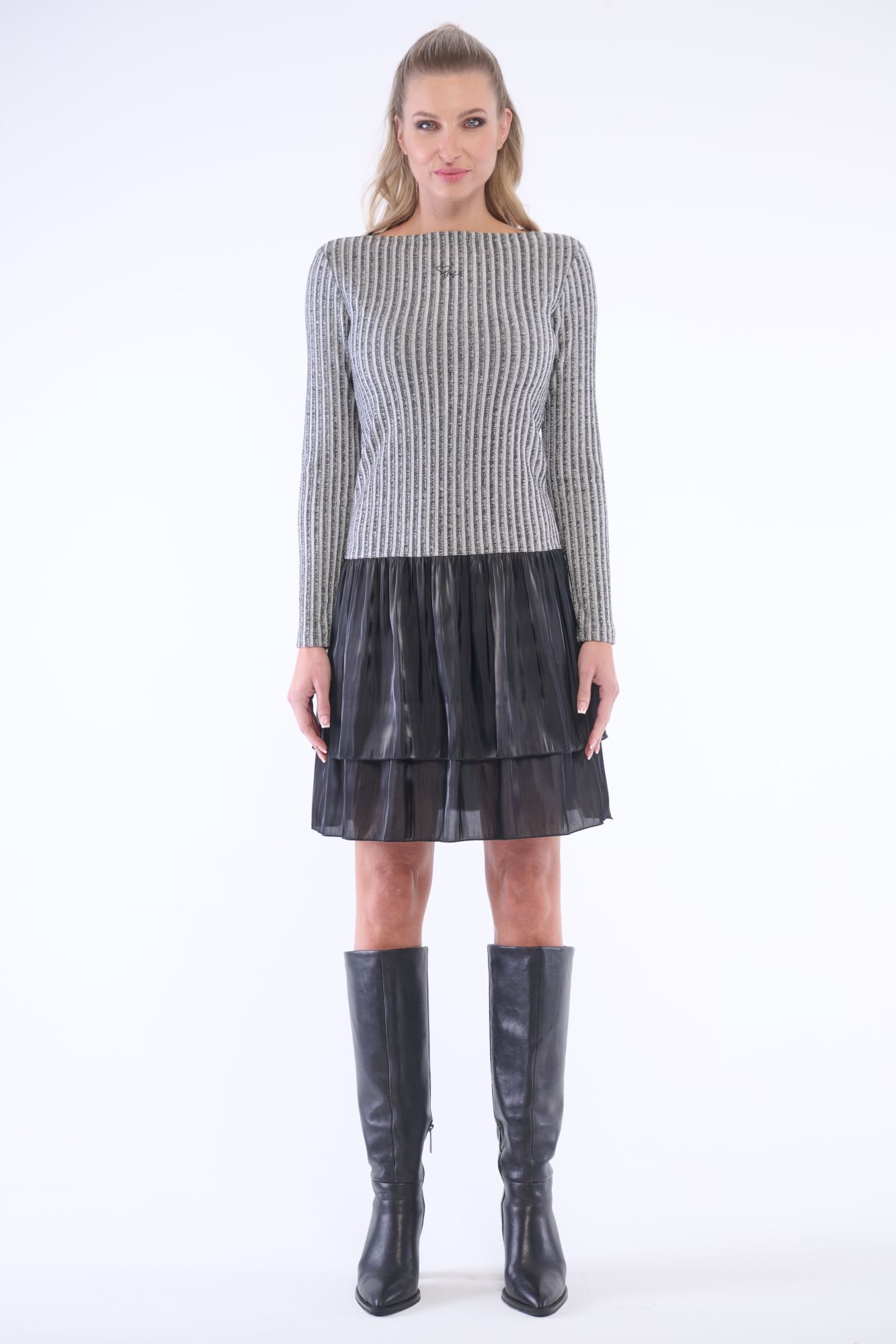 detail 354-578 šaty s kanýrovou sukní