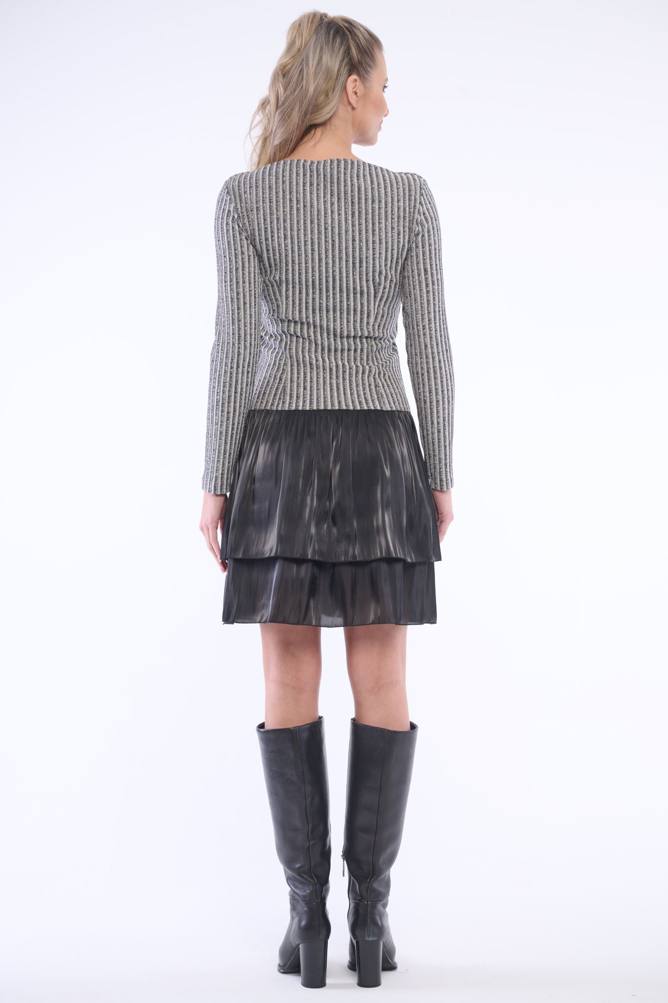 detail 354-578 šaty s kanýrovou sukní