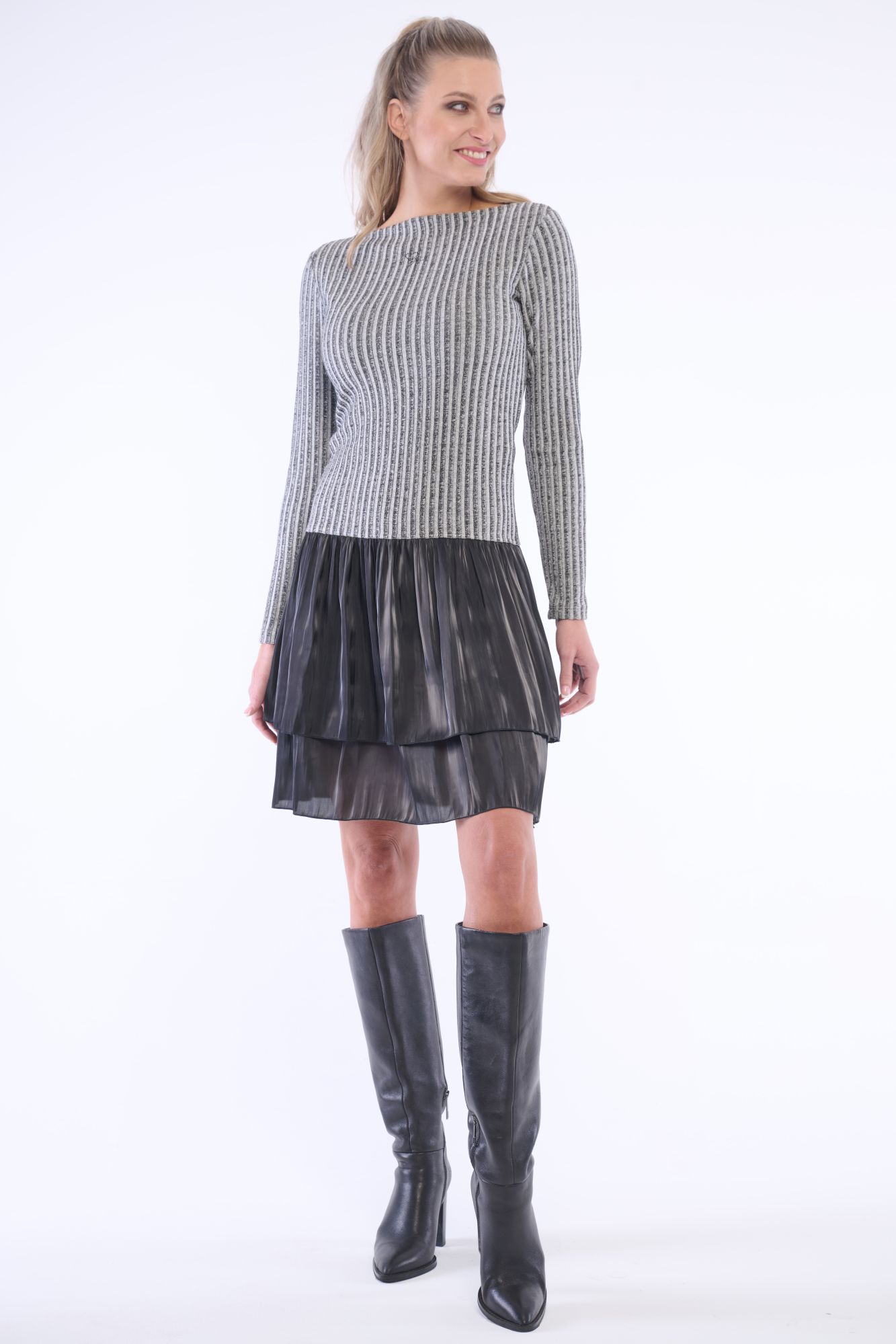 detail 354-578 šaty s kanýrovou sukní