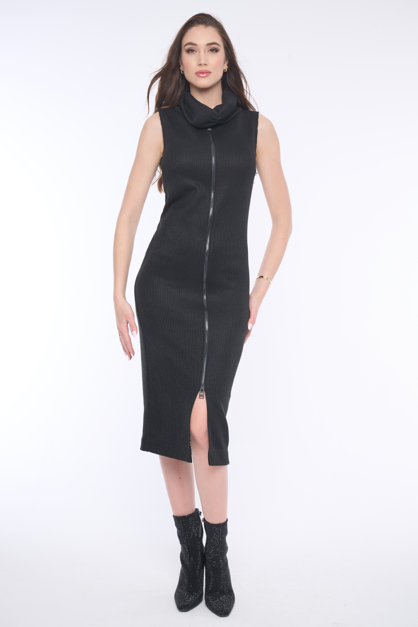 detail 354-579 šaty