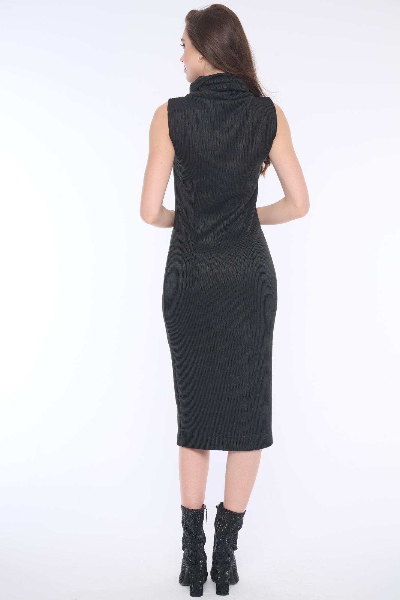 detail 354-579 šaty