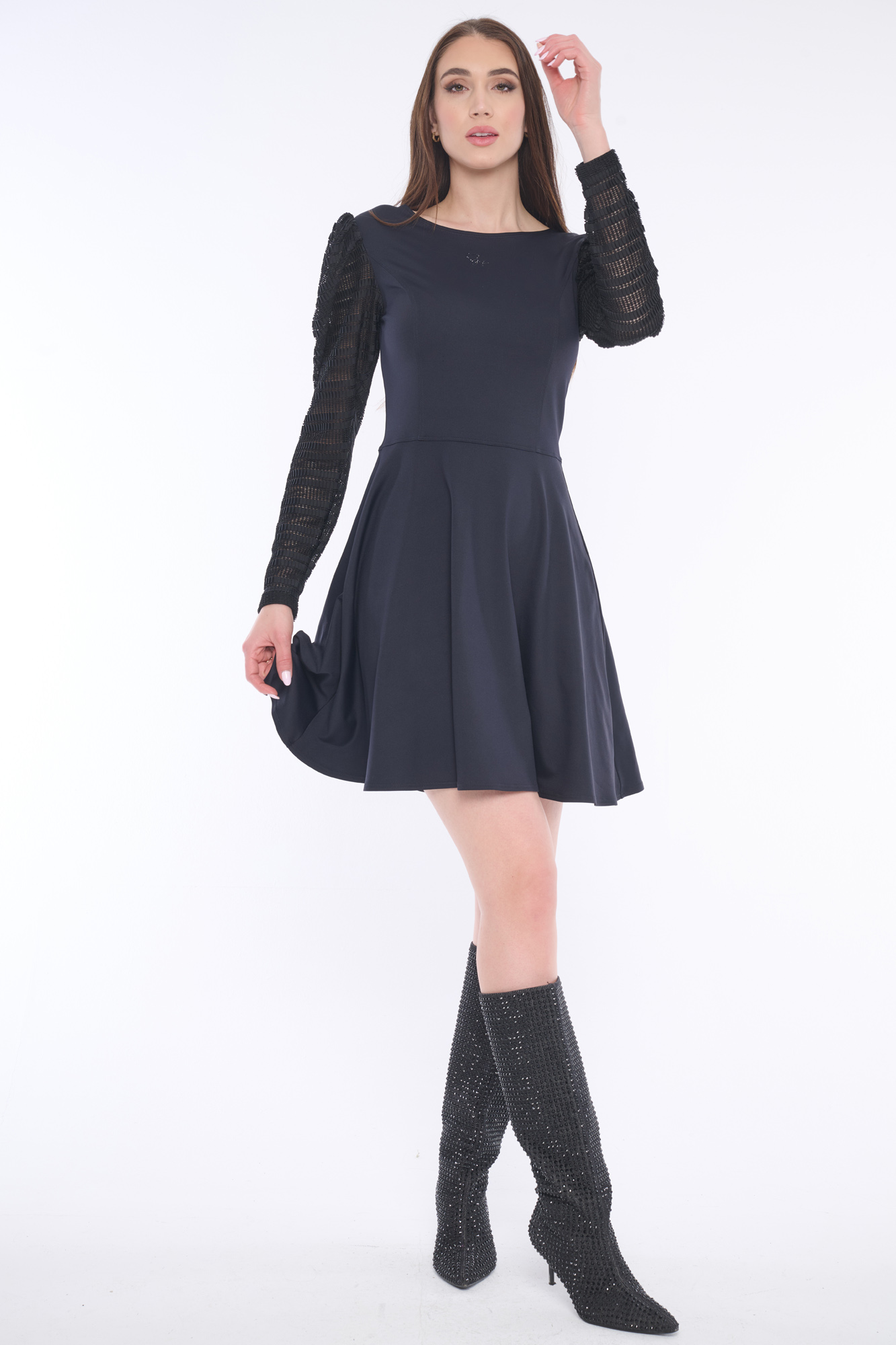 detail 355-585KB koktejlové šaty do 