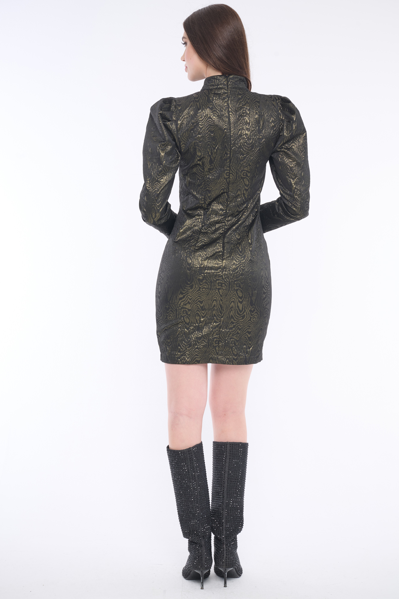 detail 355-586A koktejlové šaty