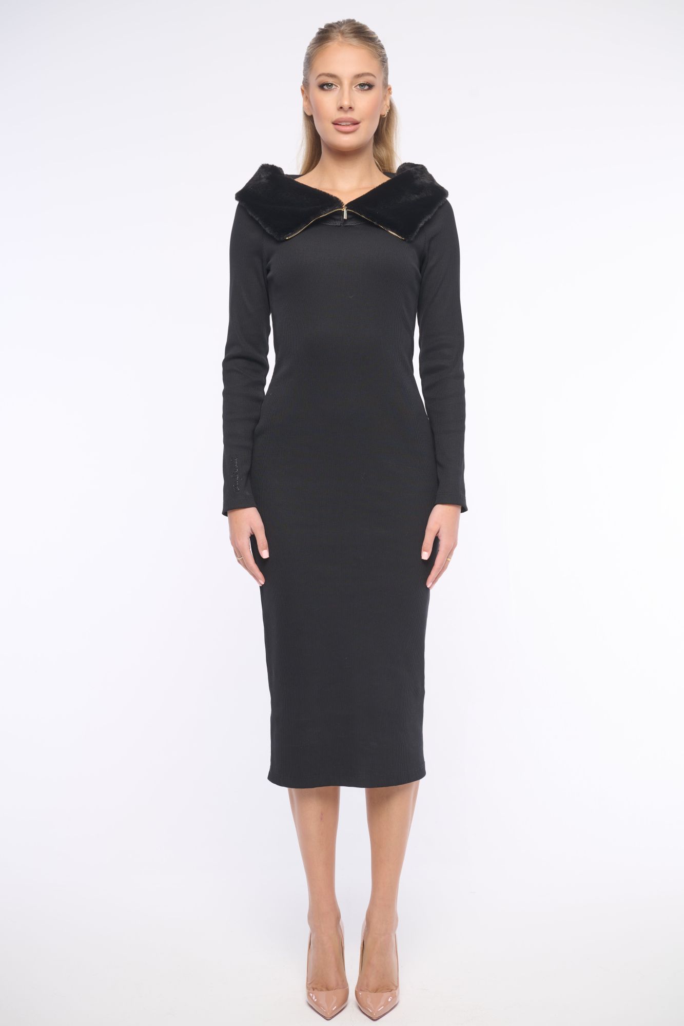 detail 361-587 šaty z ramen s kožešinou