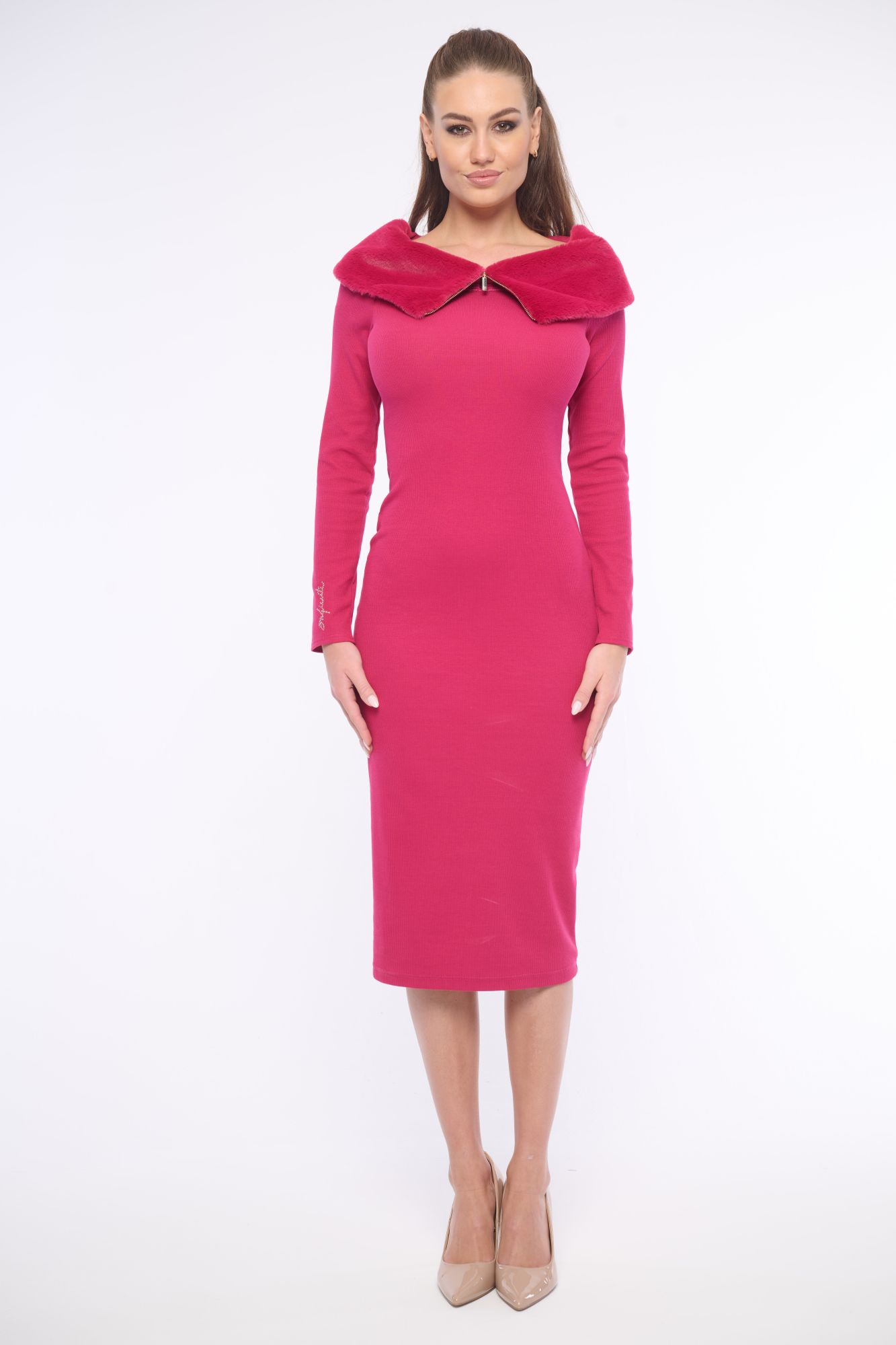 detail 361-587 šaty z ramen s kožešinou