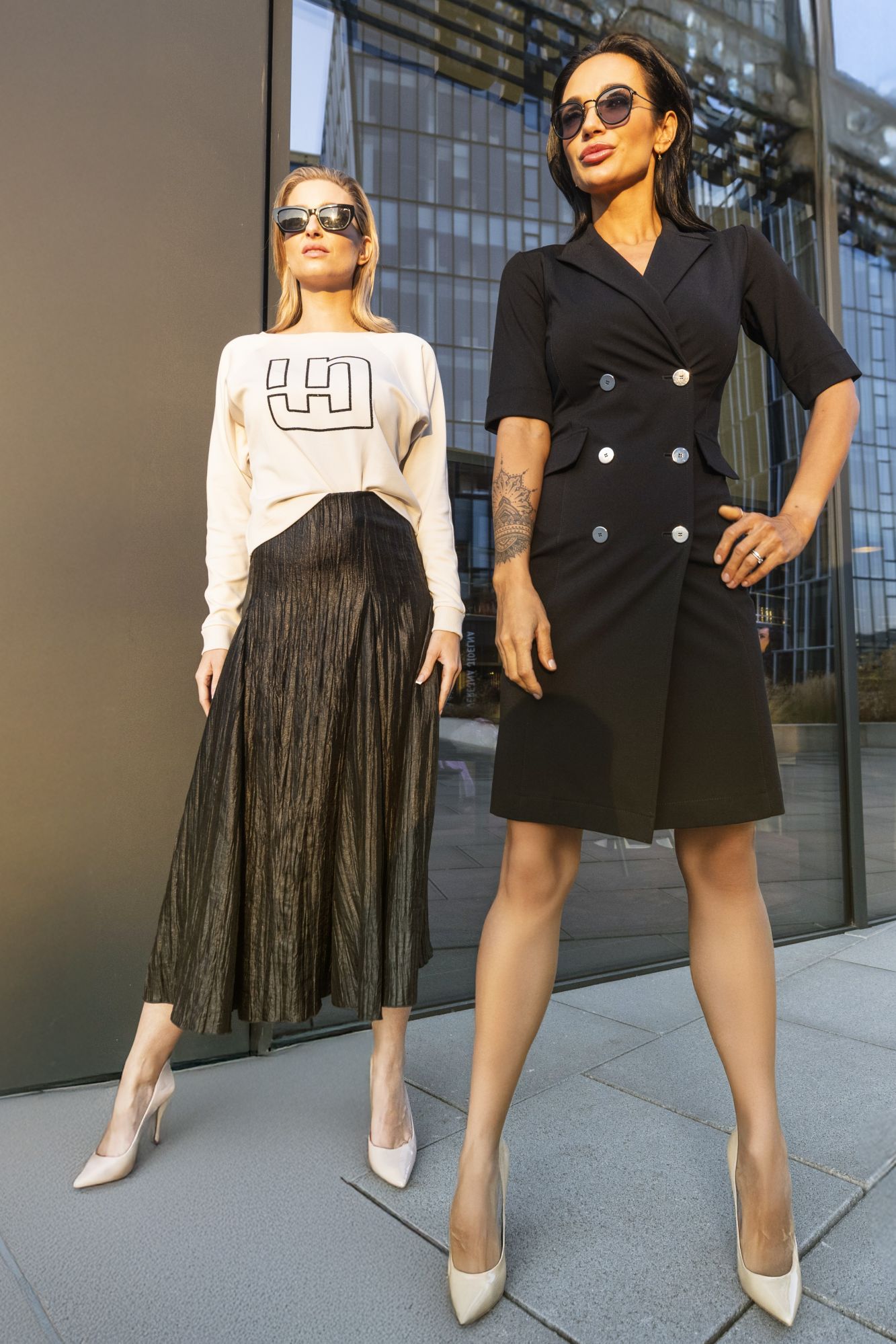 detail 361-588 sakové šaty