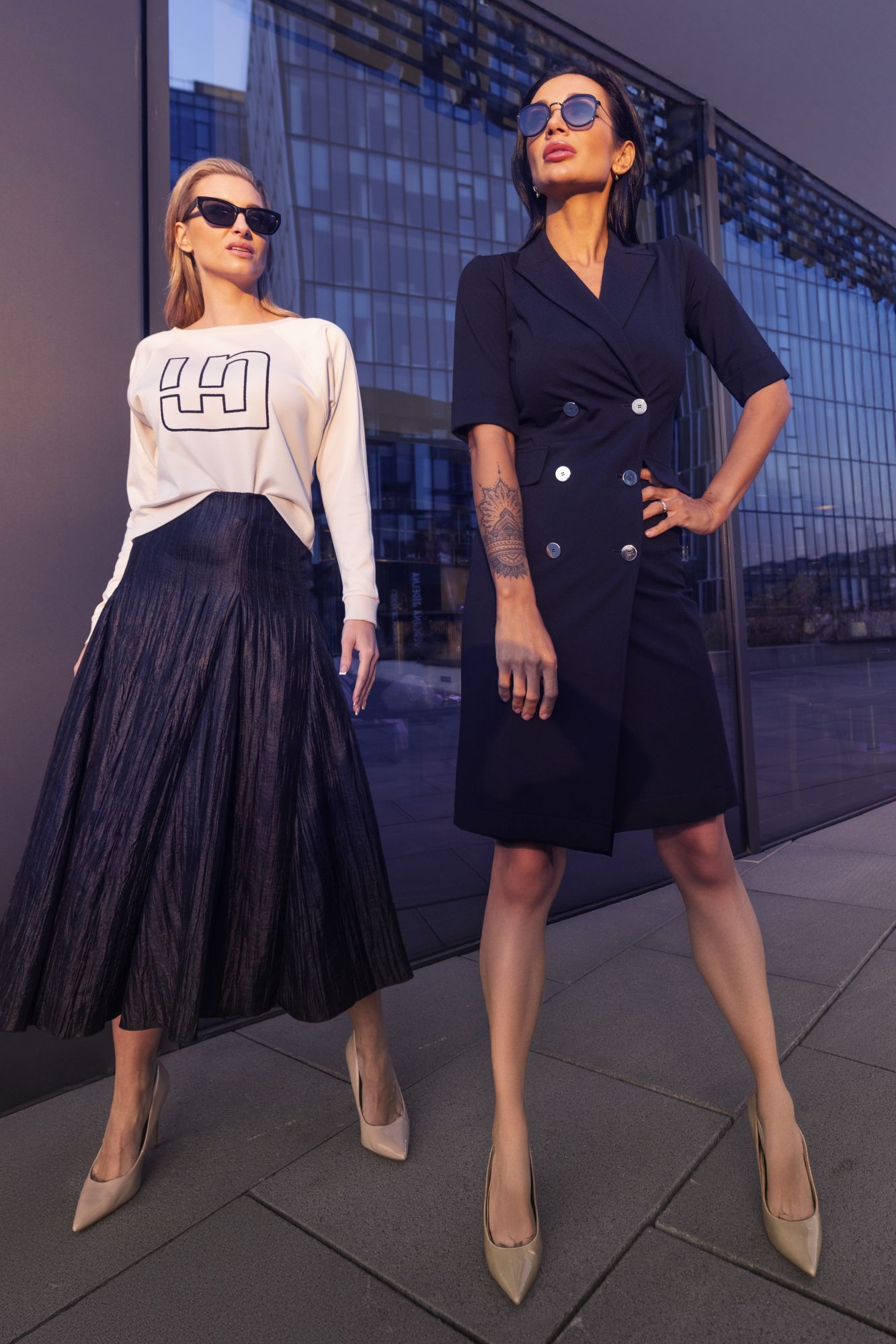 detail 361-588 sakové šaty