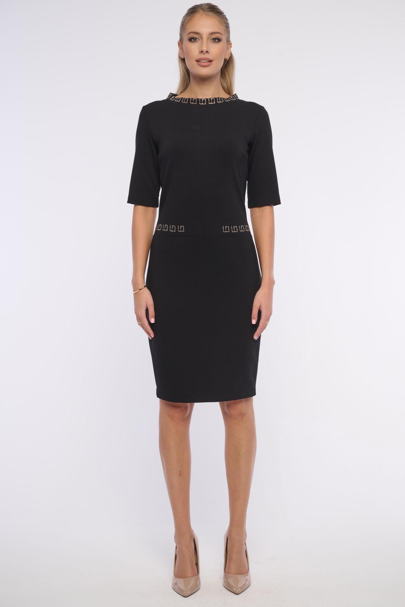 detail 361-590 šaty krátké se stojákem