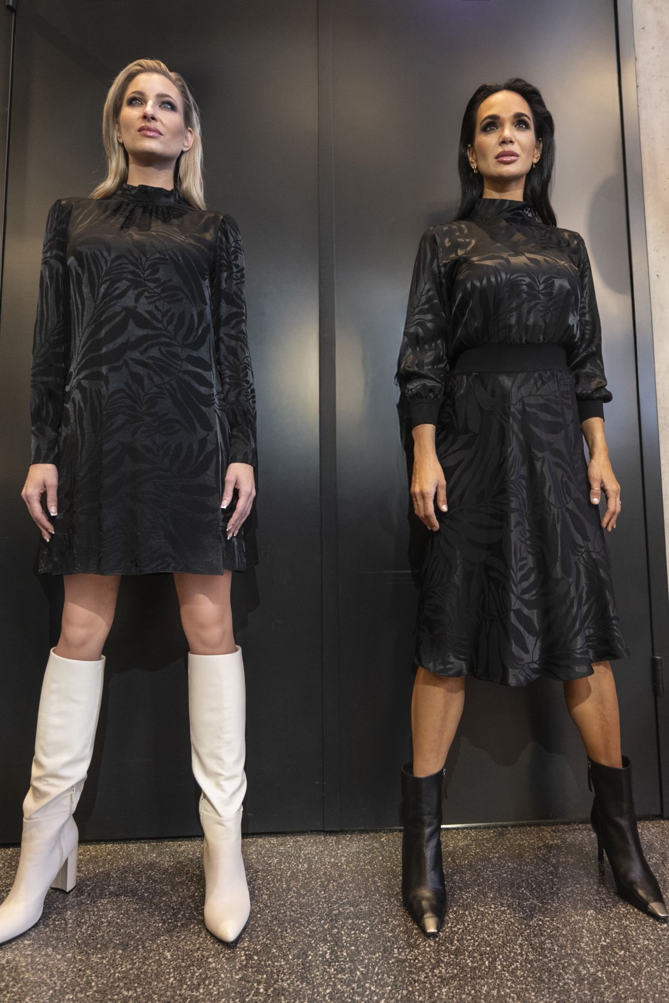 detail 361-596 šaty