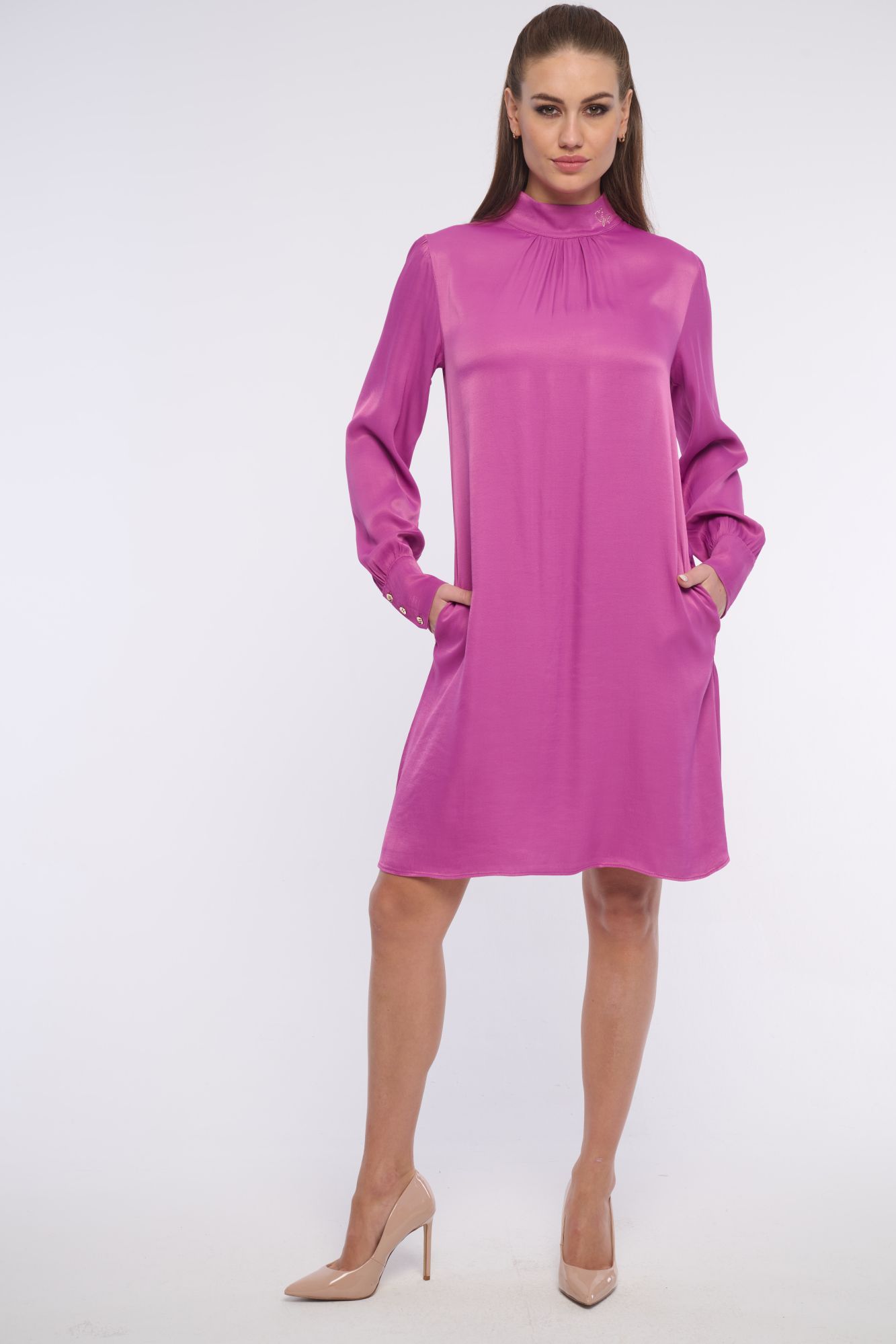 detail 361-596 šaty