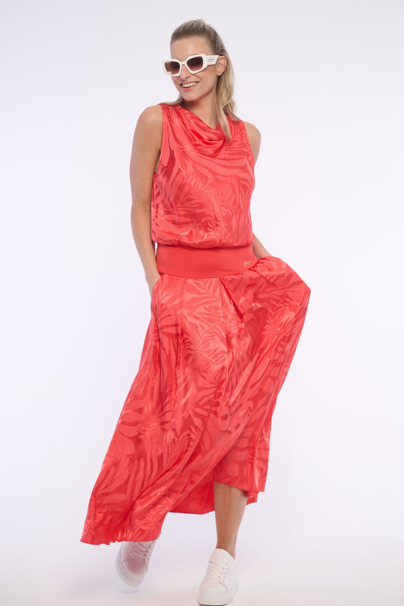 detail 362-601B dlouhé šaty s podkasem