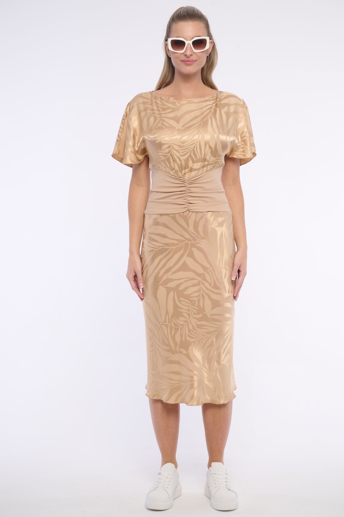 detail 362-602 šaty s náběrem