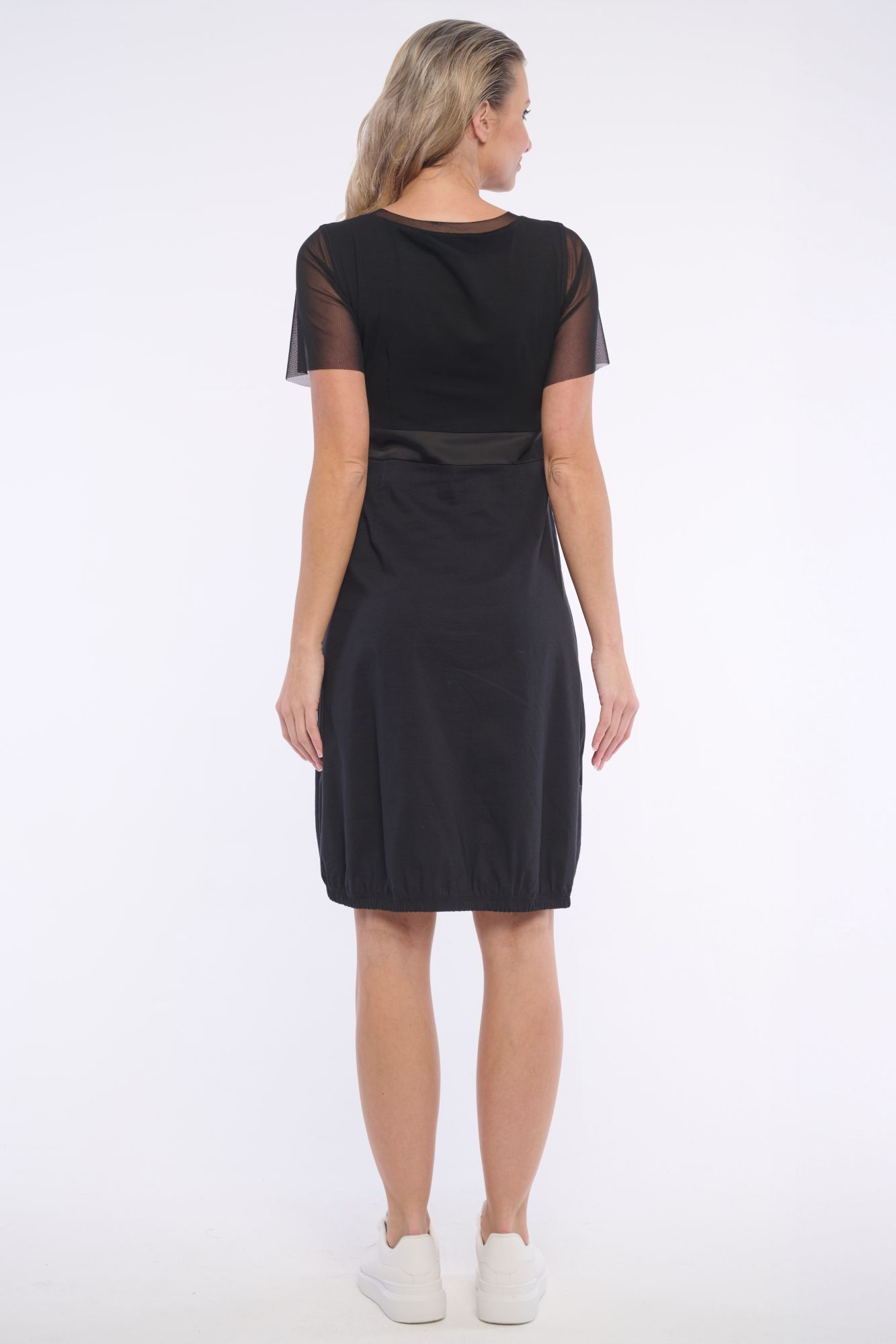 detail 362-606 šaty