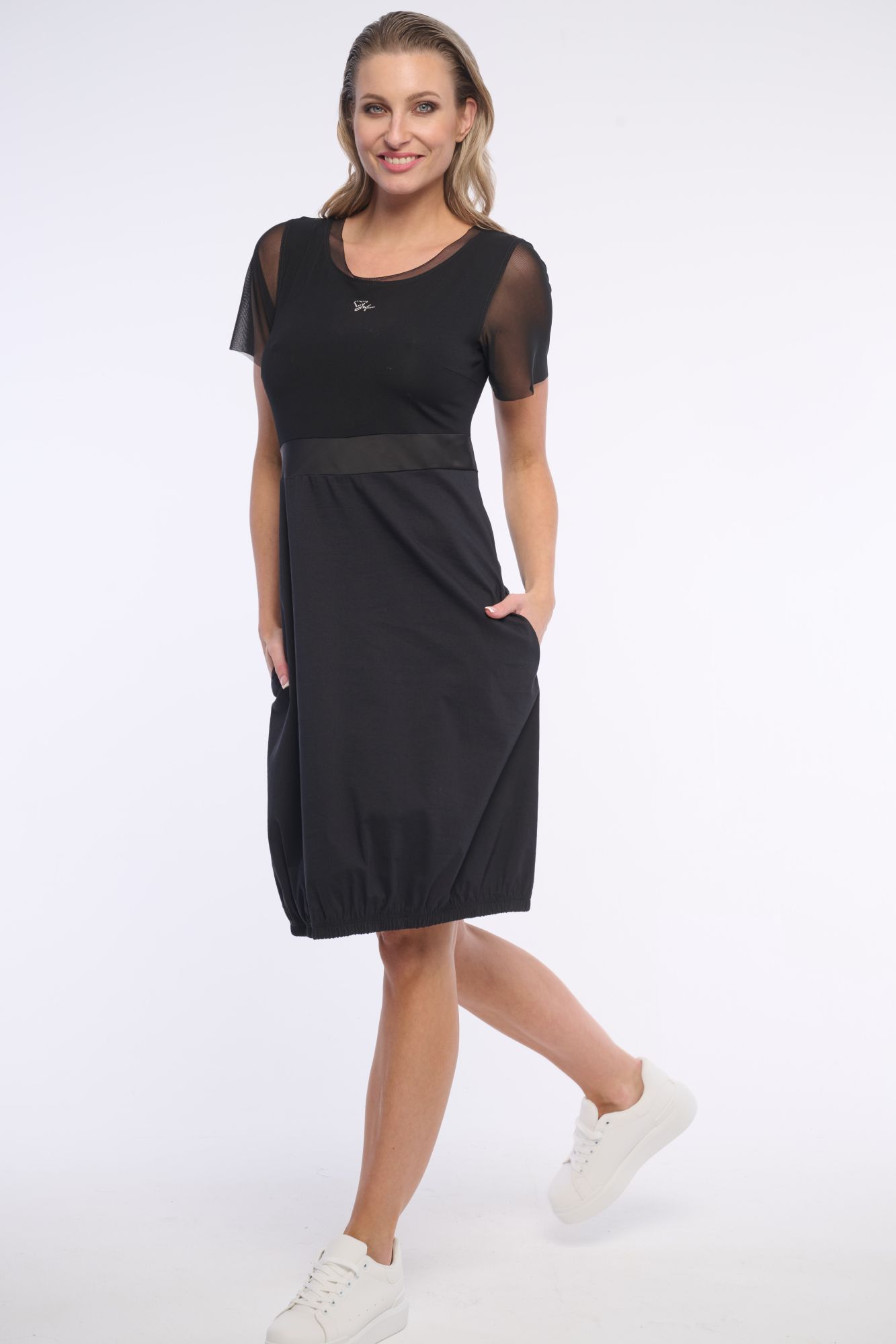 detail 362-606 šaty