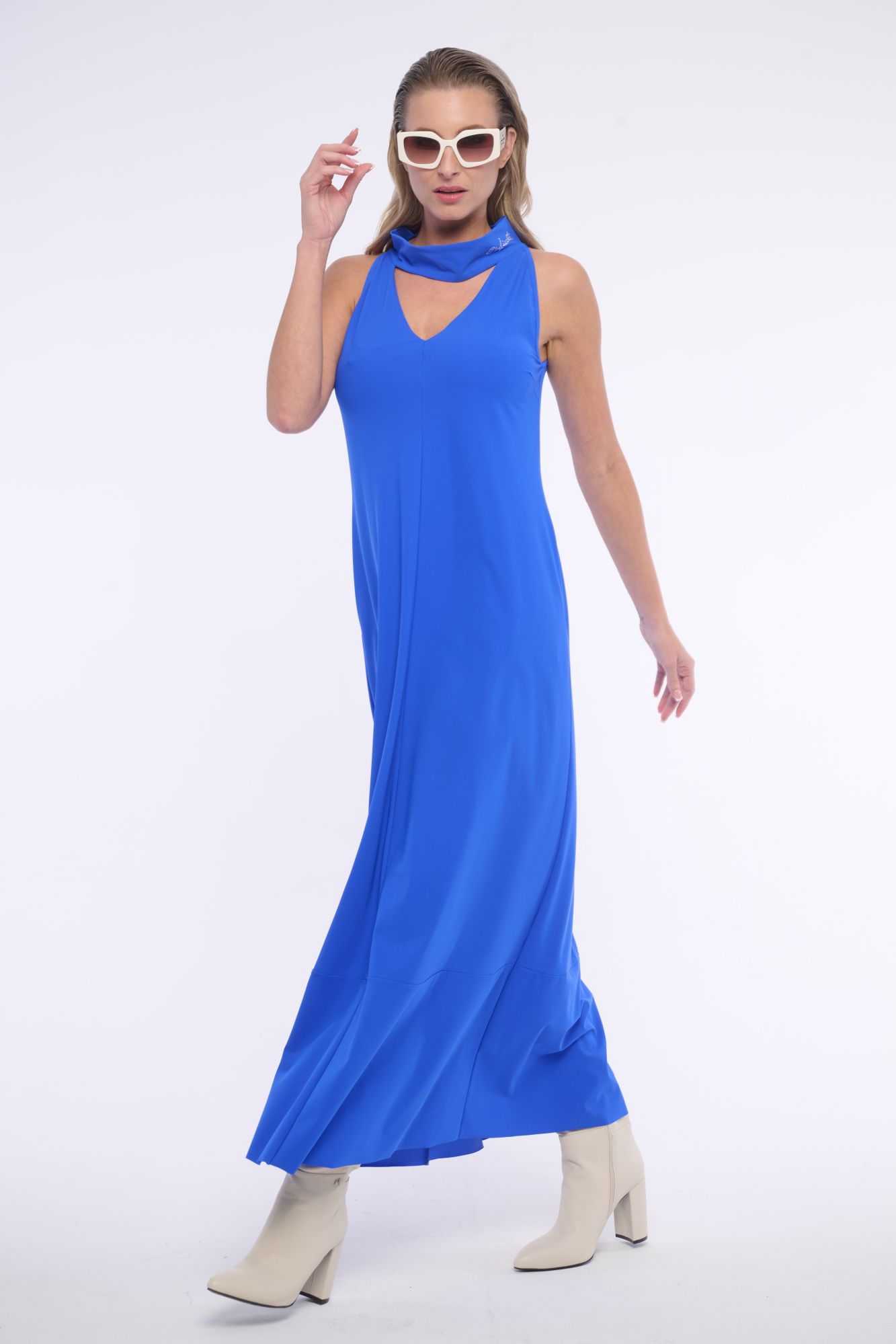 detail 362-615 šaty volné se stojákem