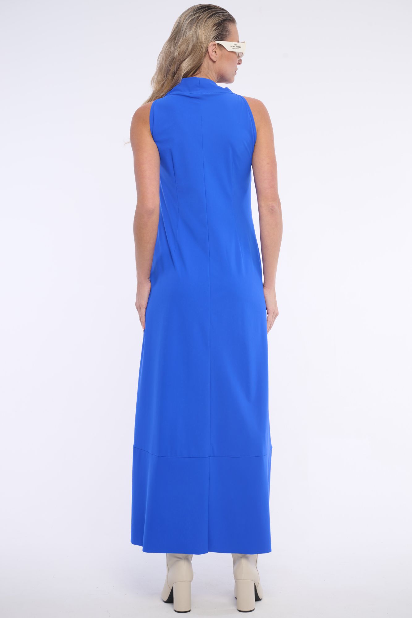 detail 362-615 šaty volné se stojákem