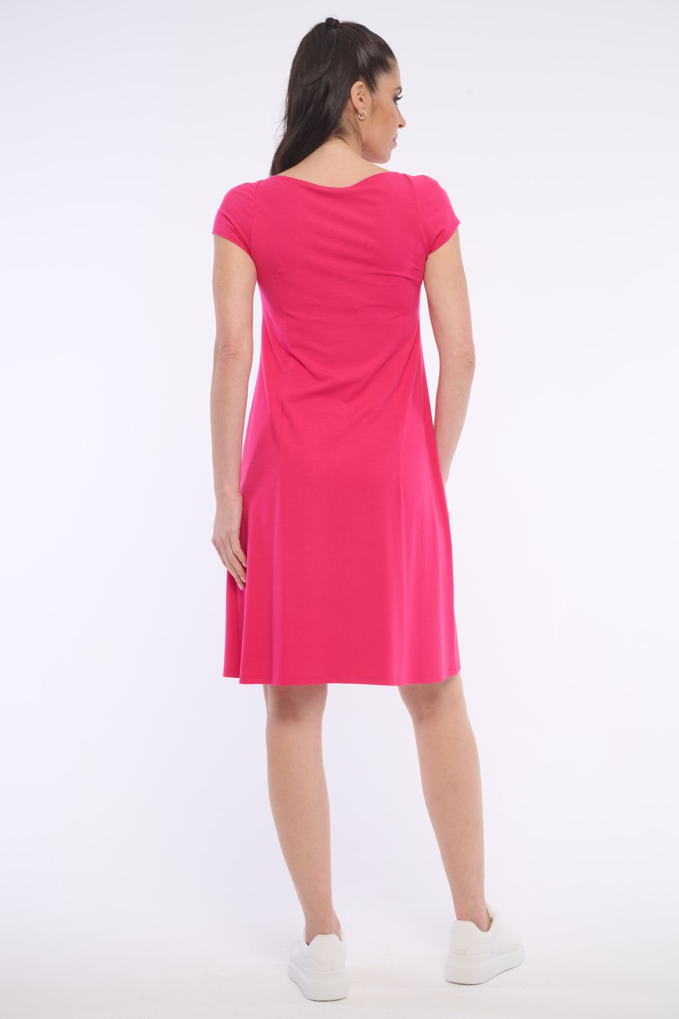 detail 362-623 šaty s průstřihy