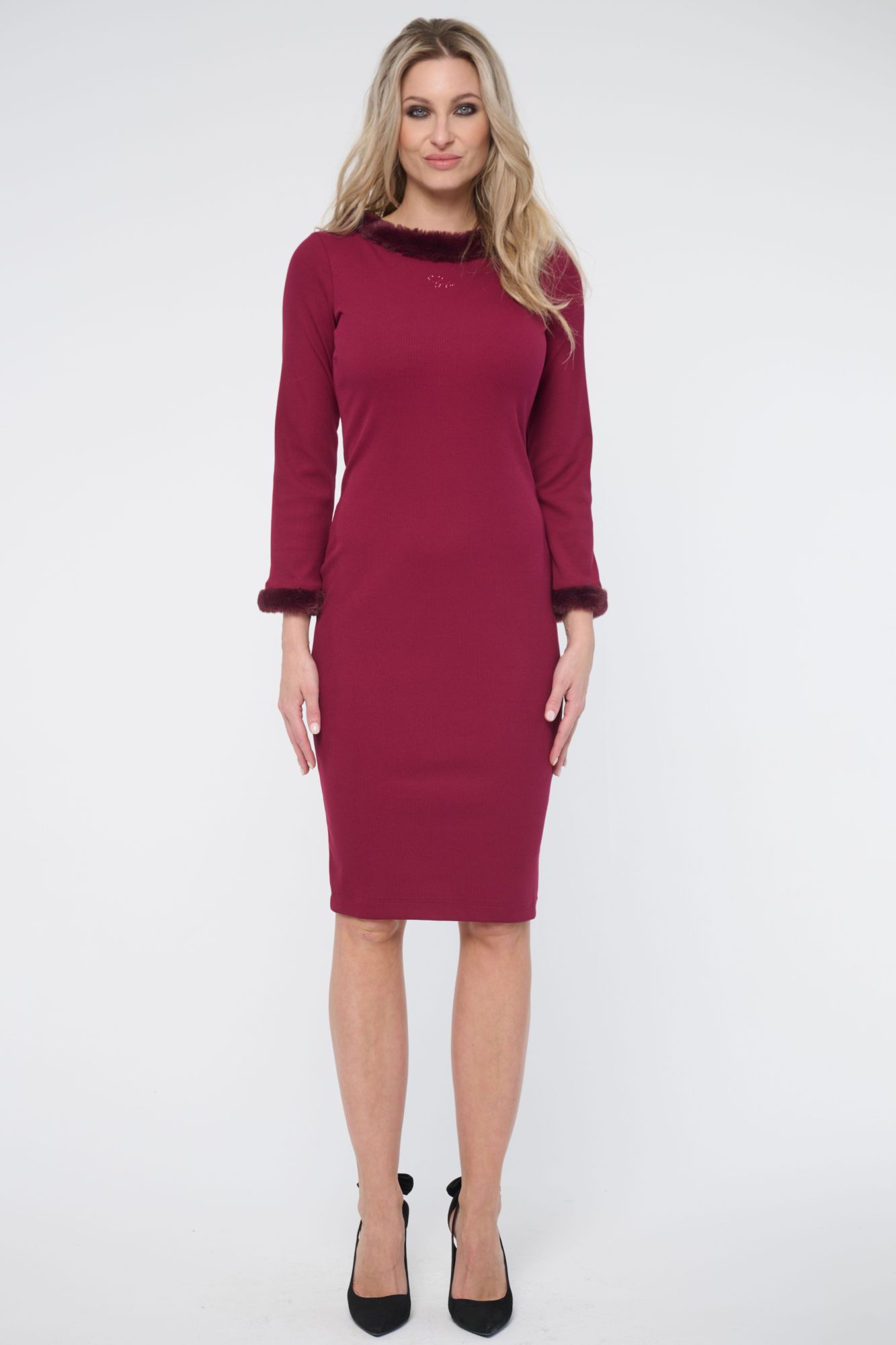 detail 364-651 šaty s kožešinou