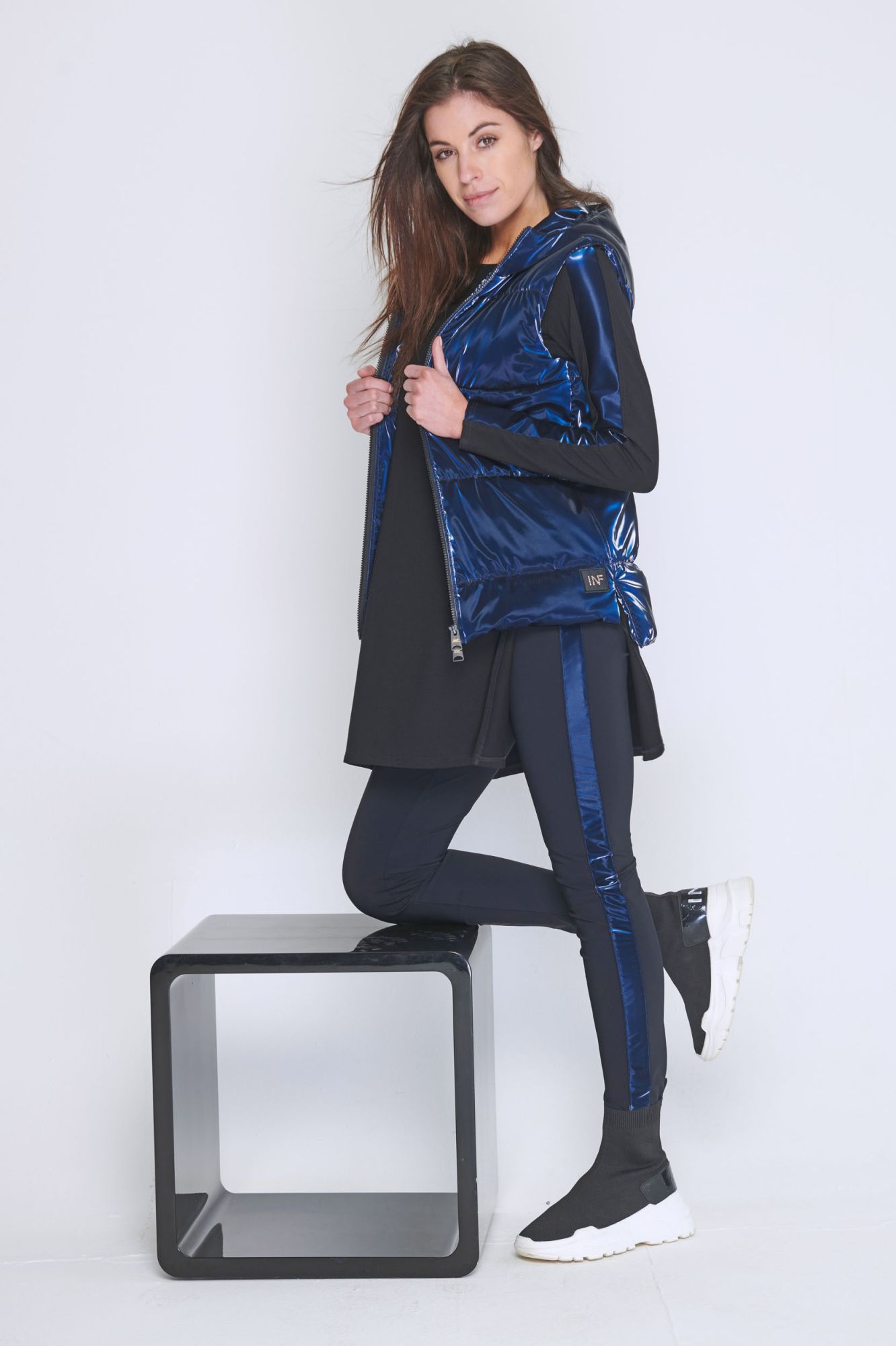 detail 413-677B leginy