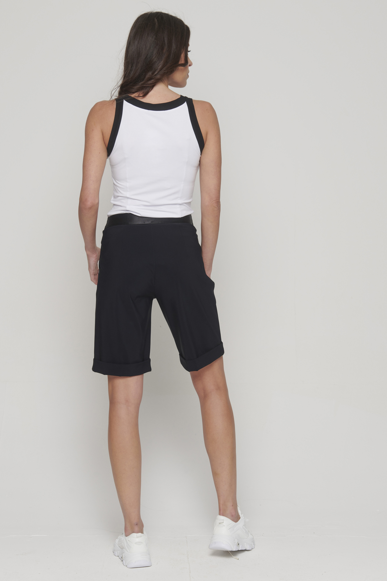 detail 422-697 bermudy