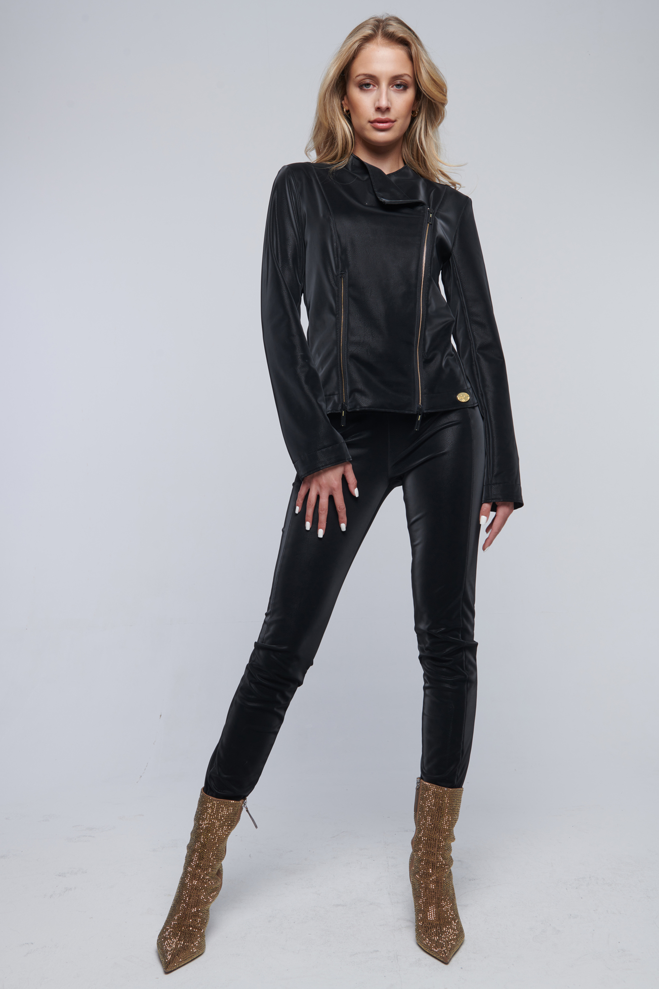 detail 434-737B leginy