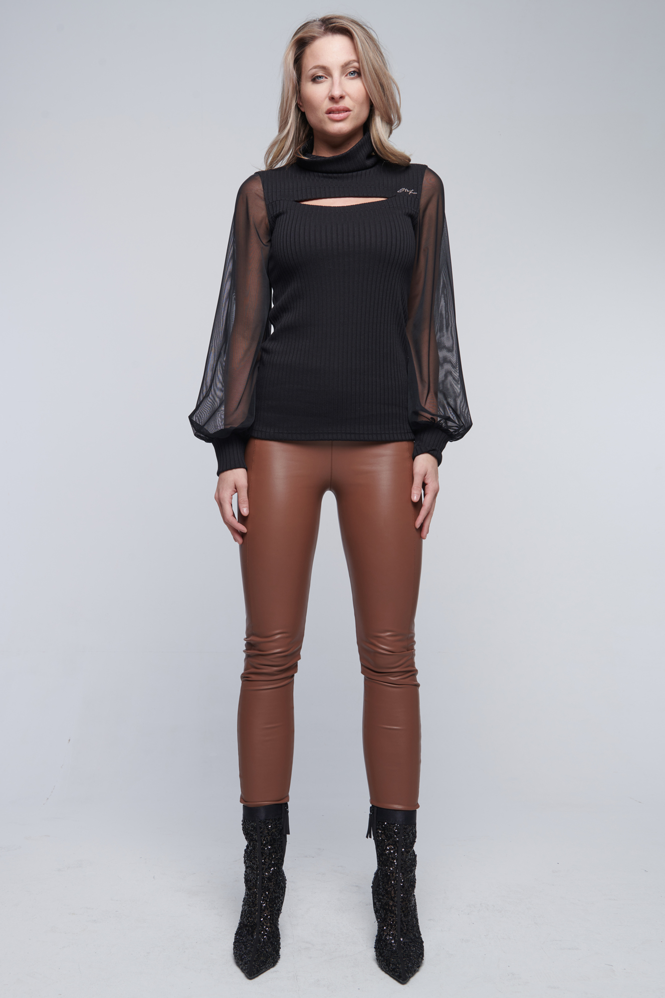 detail 434-737B leginy