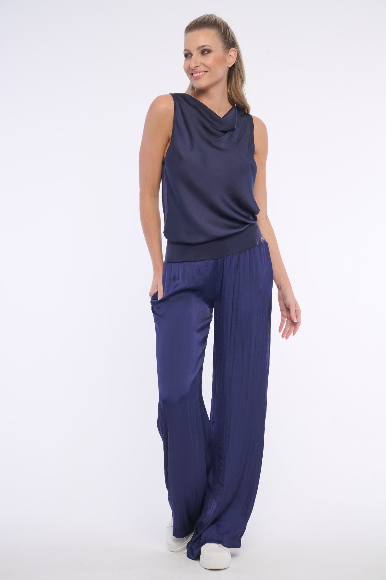 detail 462-808B kalhoty volné