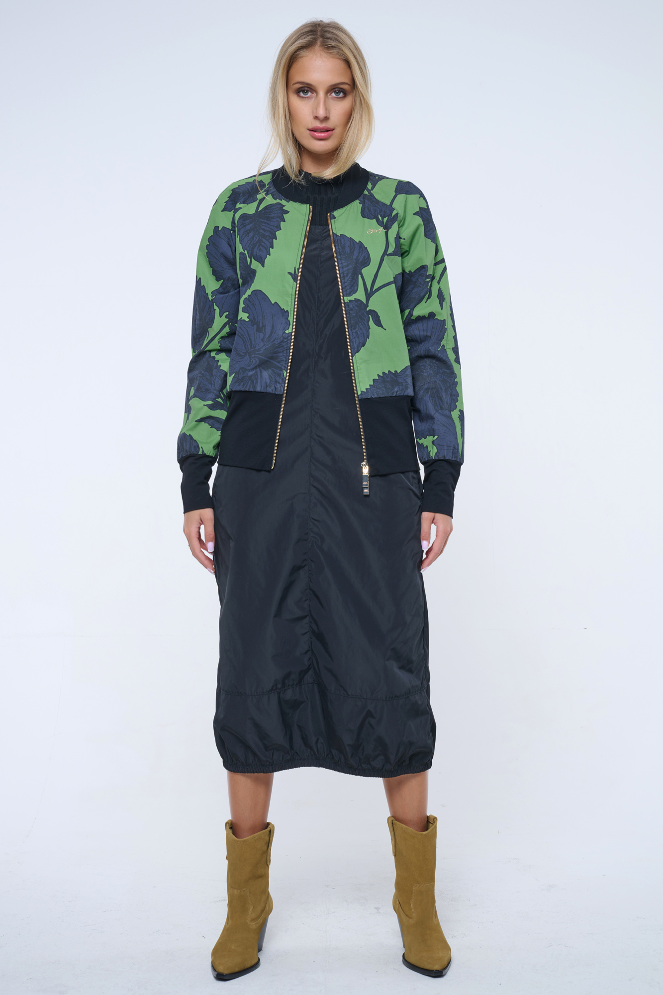 detail 541-456 bomber