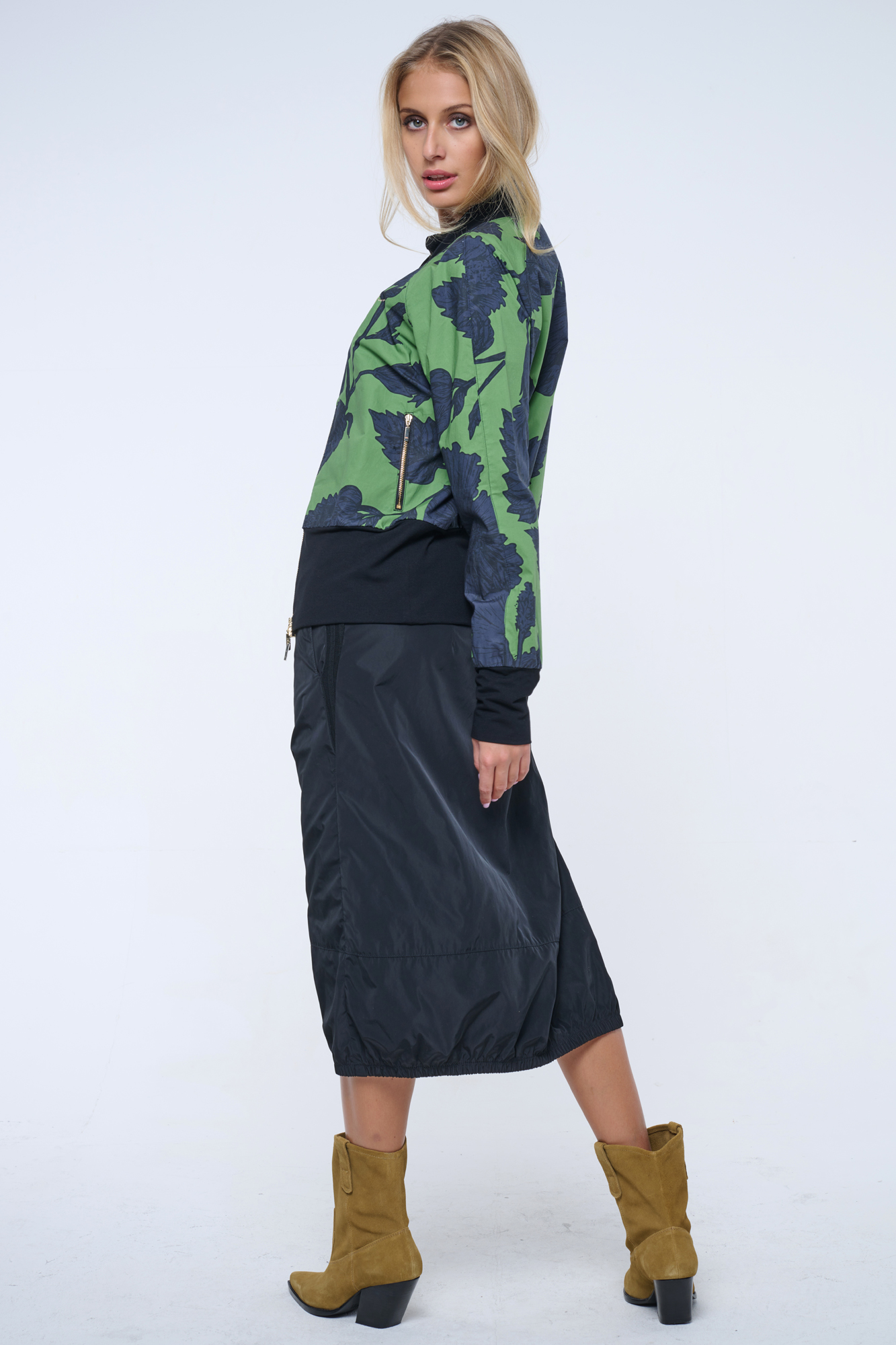 detail 541-456 bomber