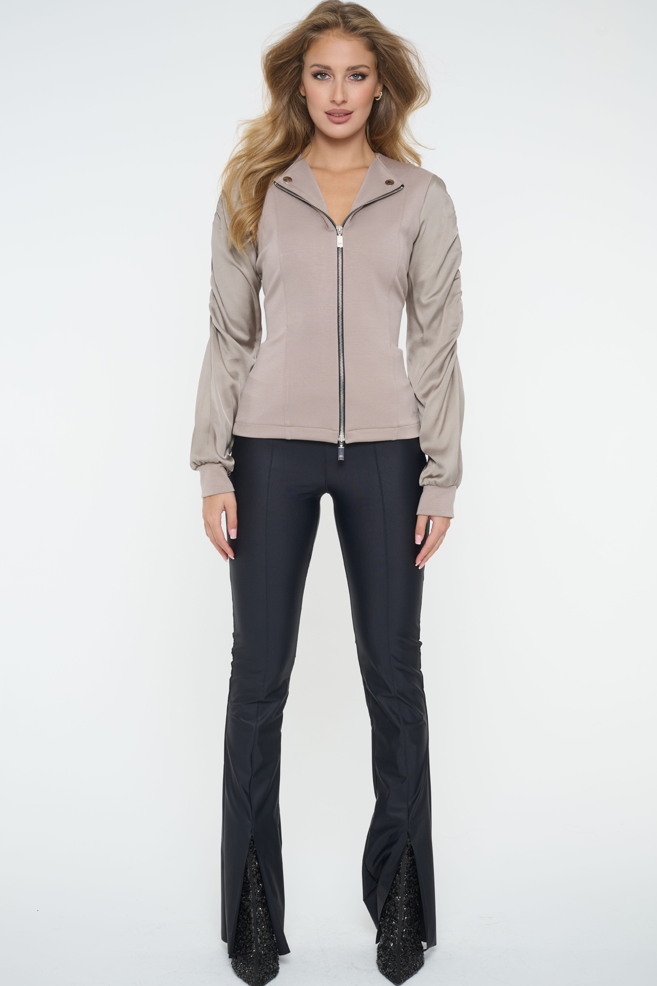 detail 551-468 sáčko na zip taupe