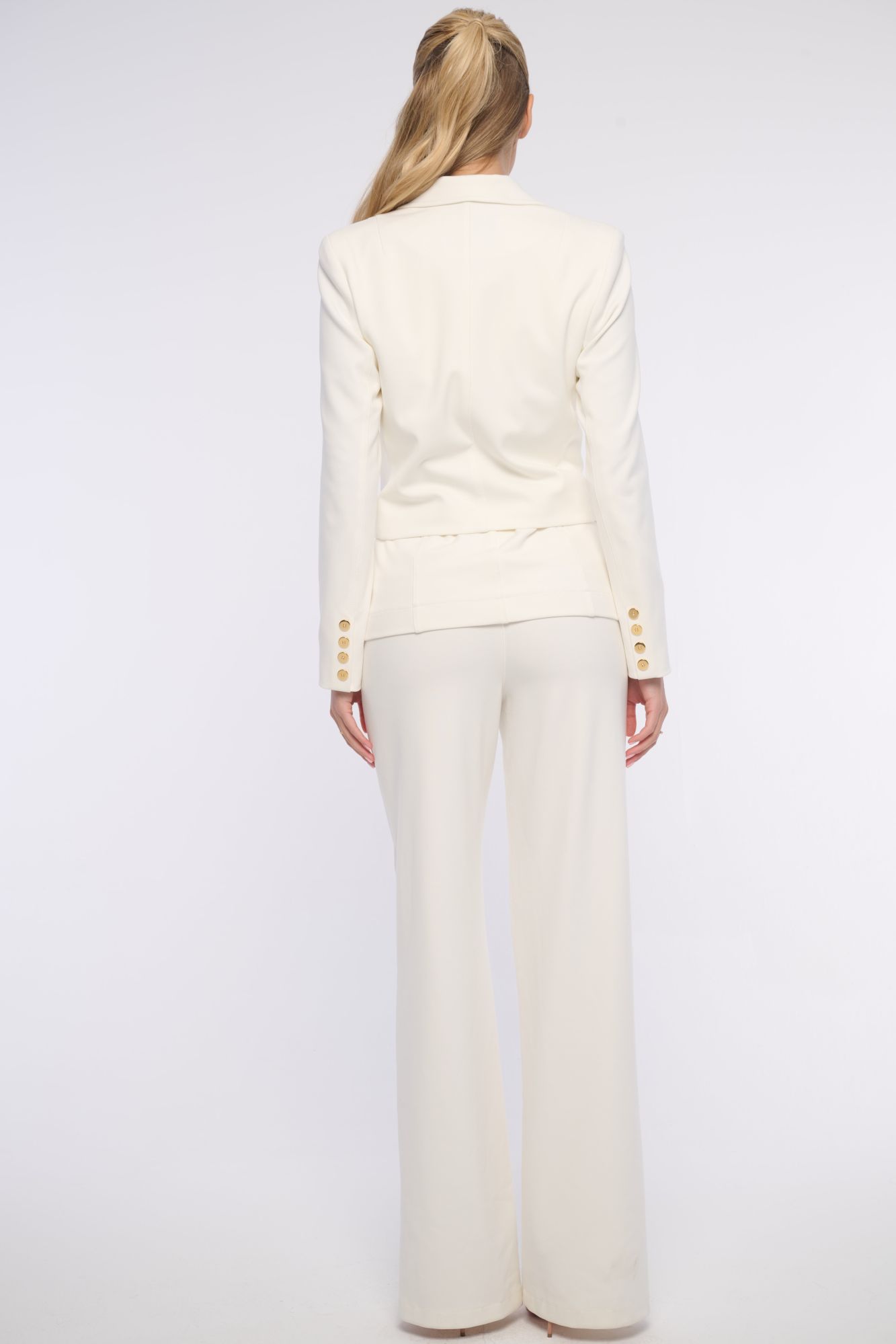 detail 561-480 krátké sako