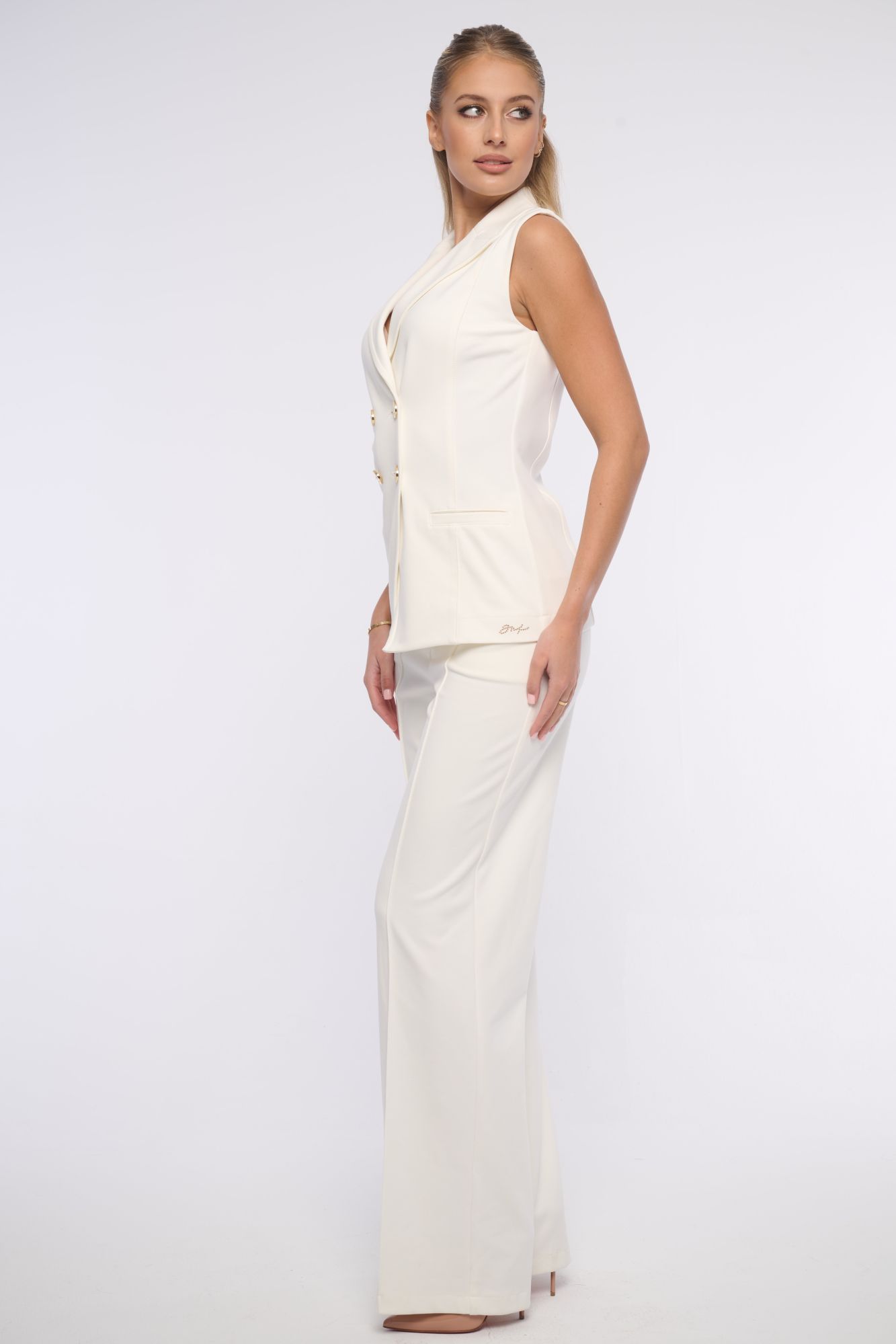 detail 561-486 vesta s klopou