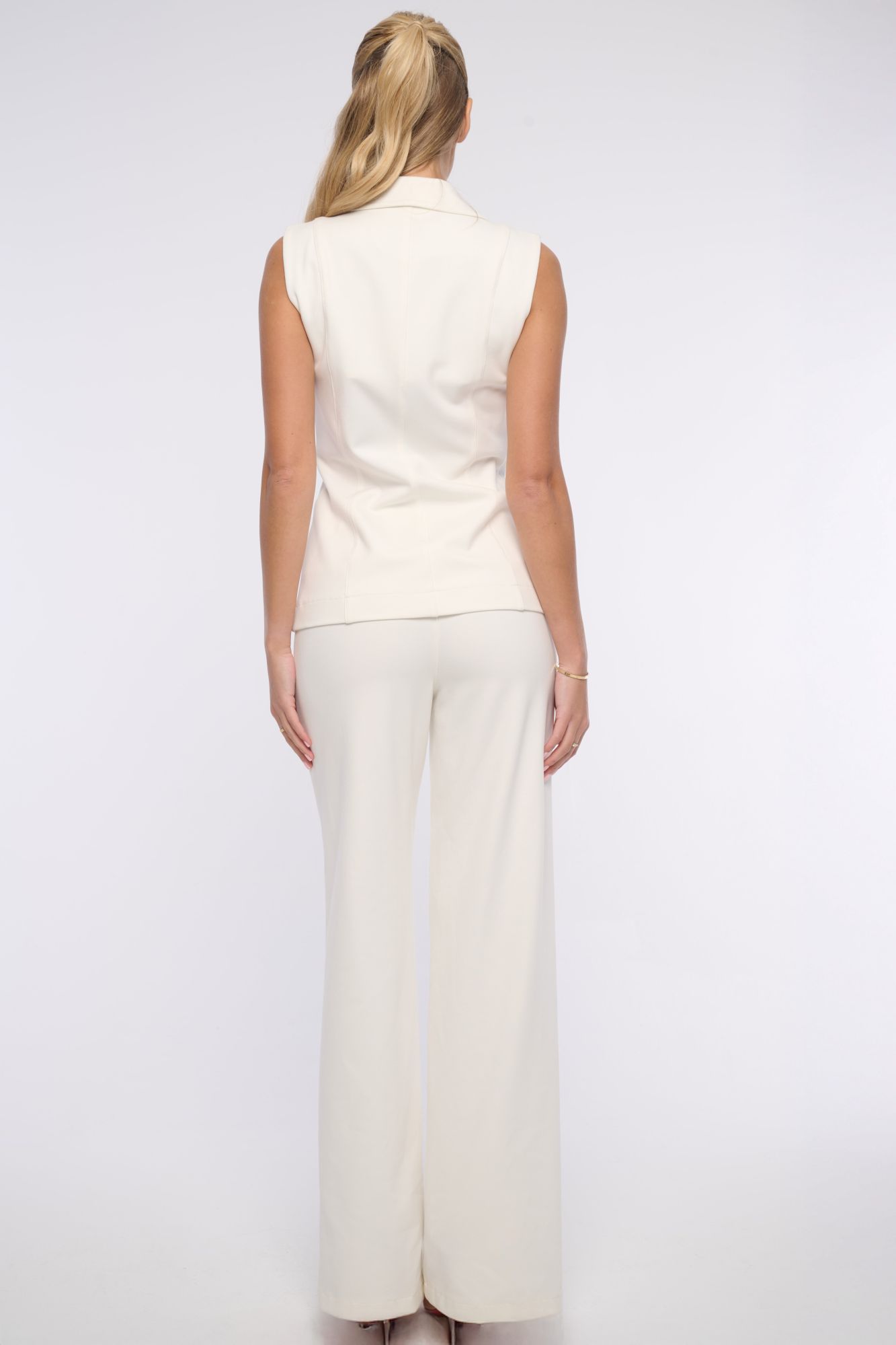 detail 561-486 vesta s klopou