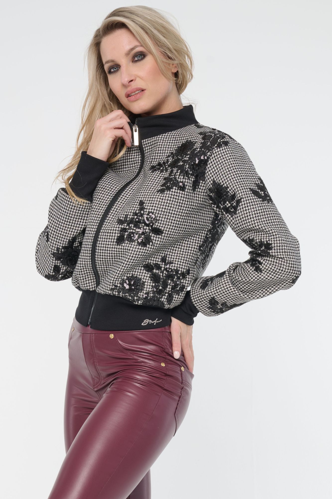detail 564-498A bundička bomber