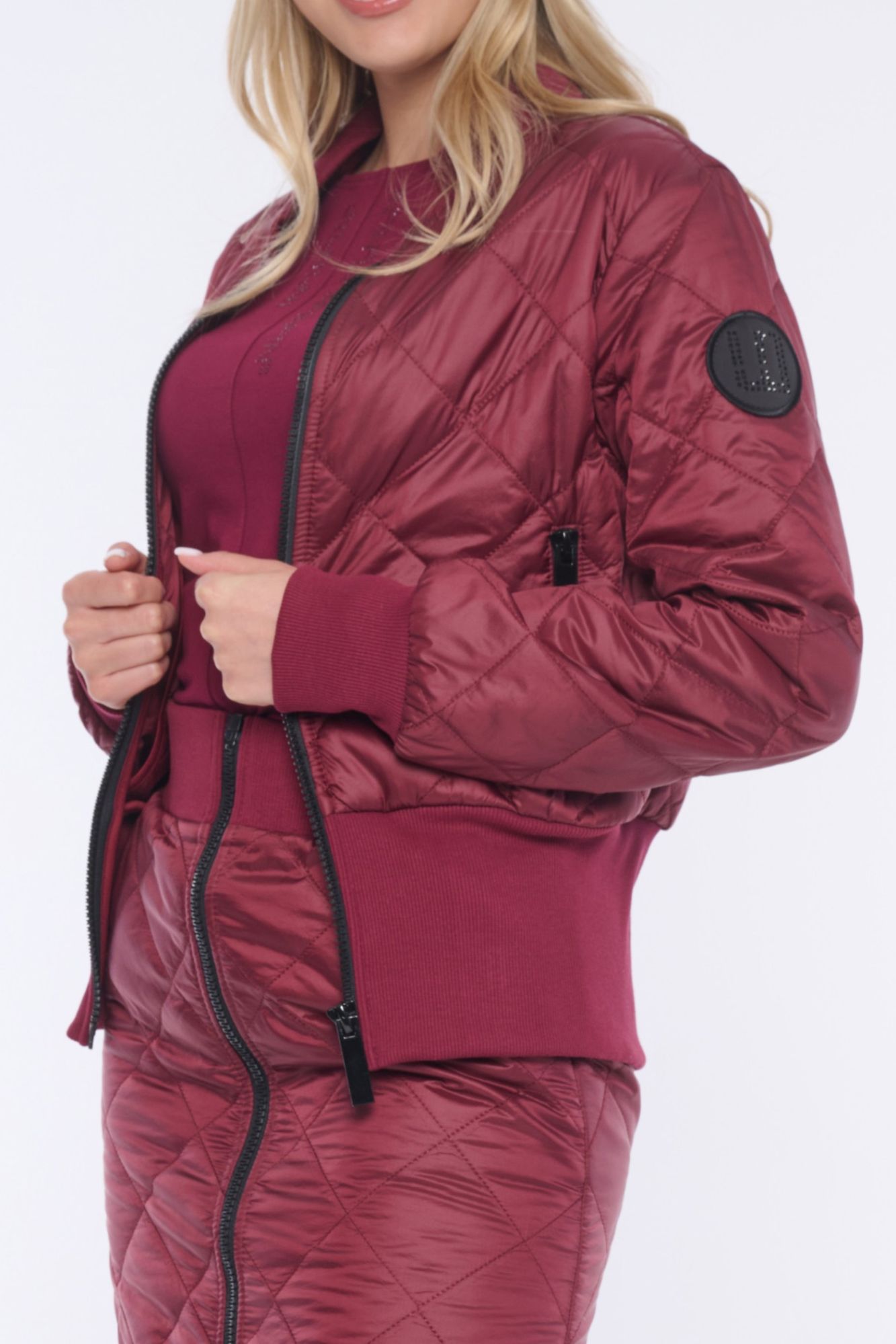 detail 653-280K prošívaný bomber