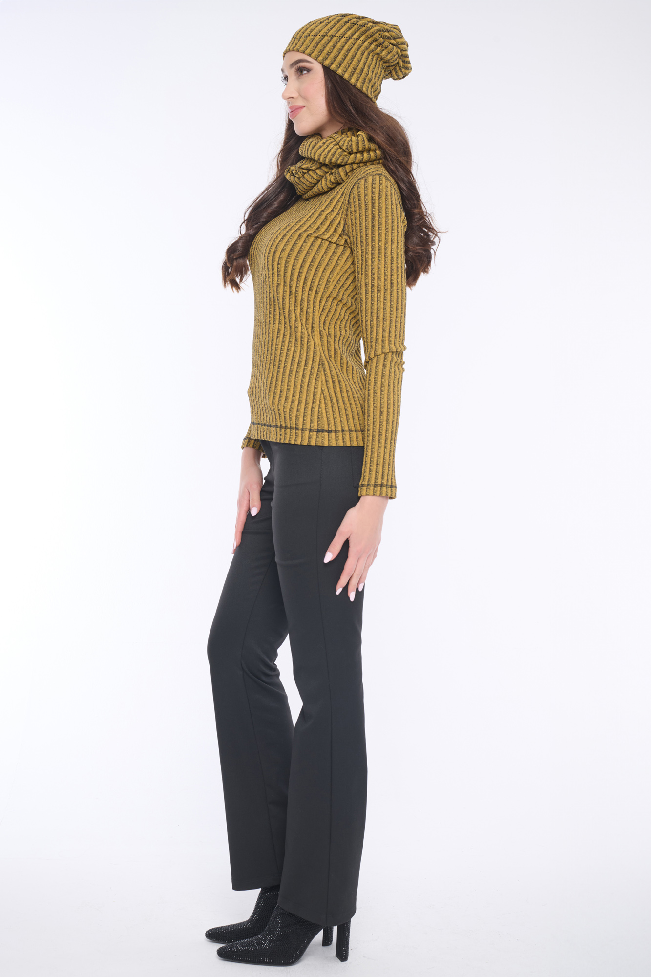 detail 954-142 nákrčník žebro