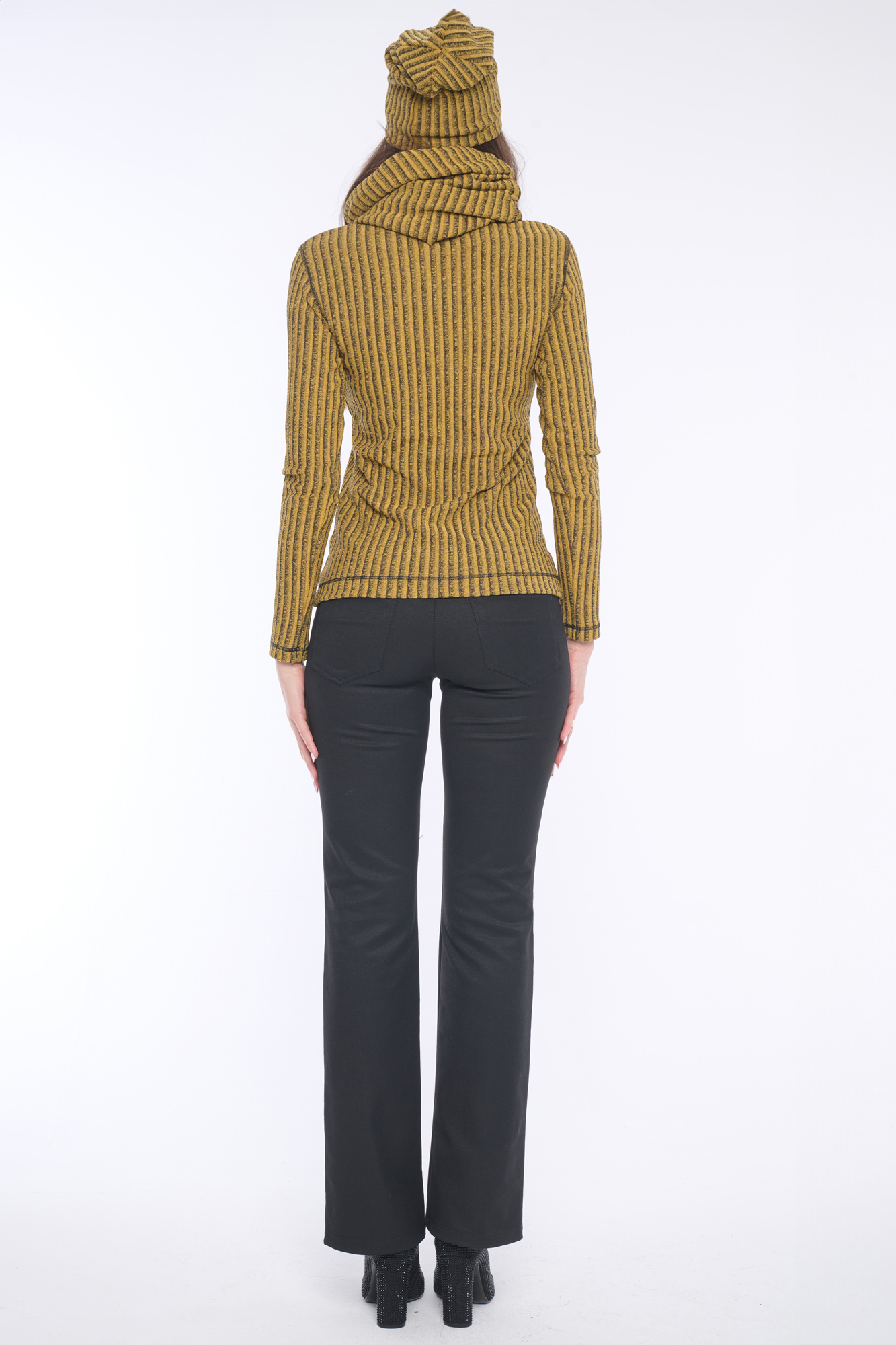 detail 954-142 nákrčník žebro