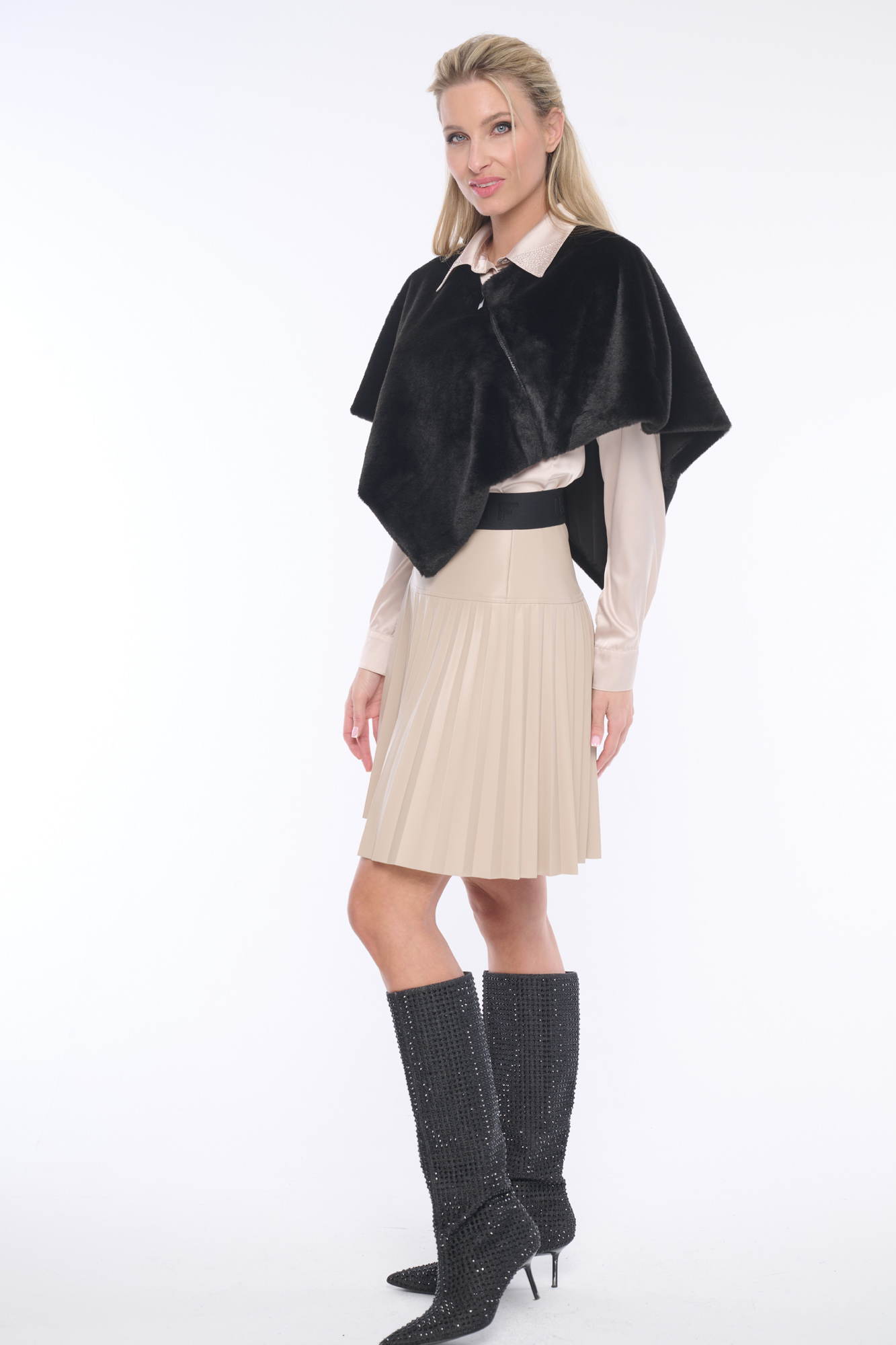 detail 954-144 kožešinové pončo