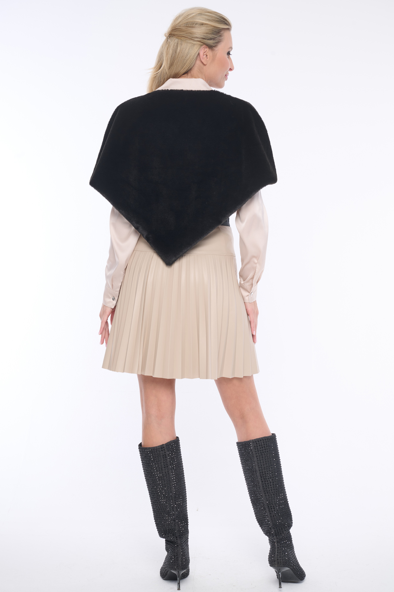 detail 954-144 kožešinové pončo