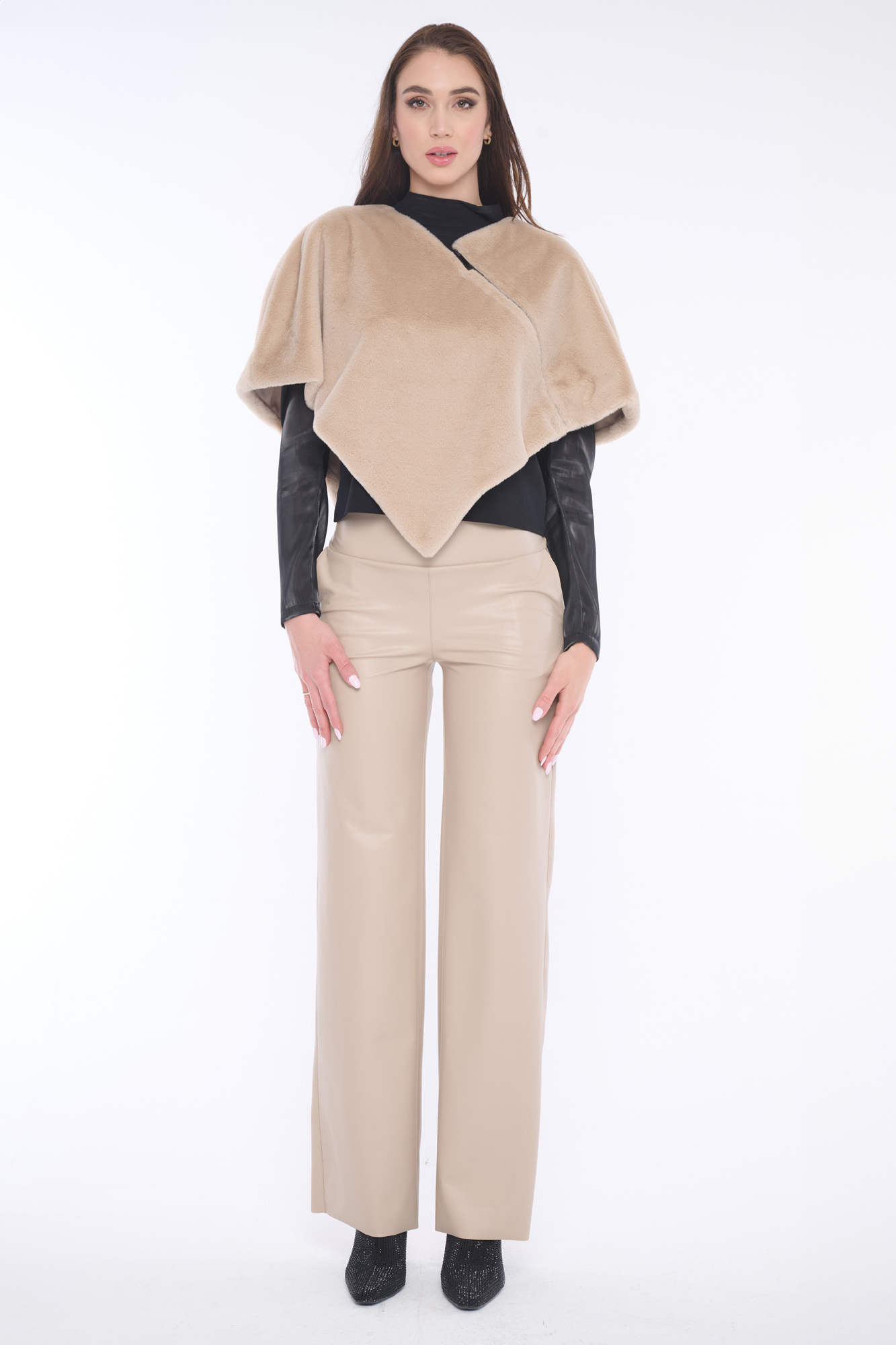 detail 954-144 kožešinové pončo