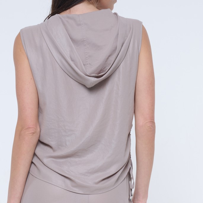 detail 242-666 crop top s kapucí béžová