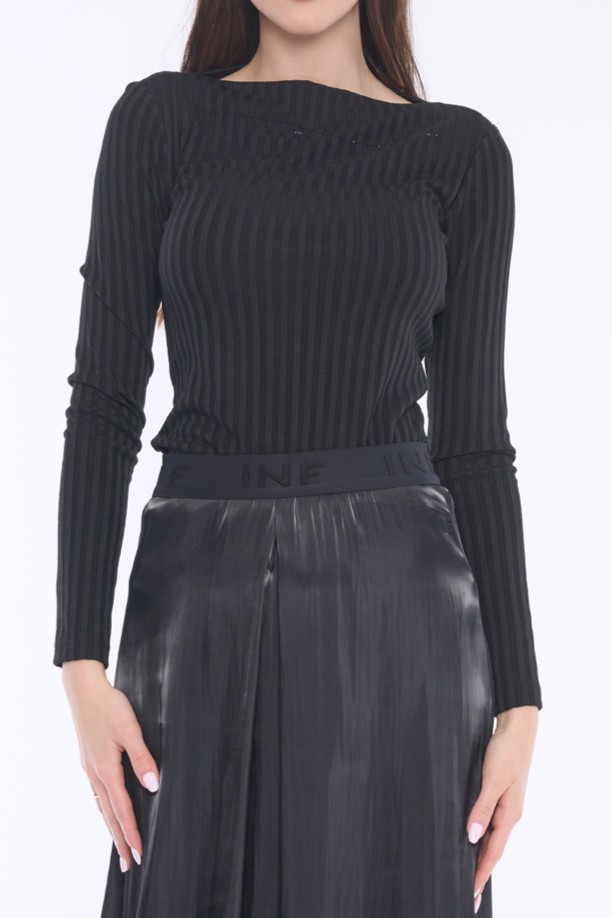 detail 254-765 triko lodice