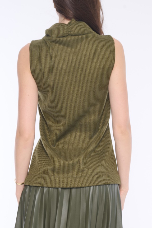 detail 254-758 rolák bez rukávu