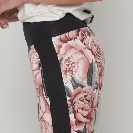 detail 422-695A krátké kalhoty